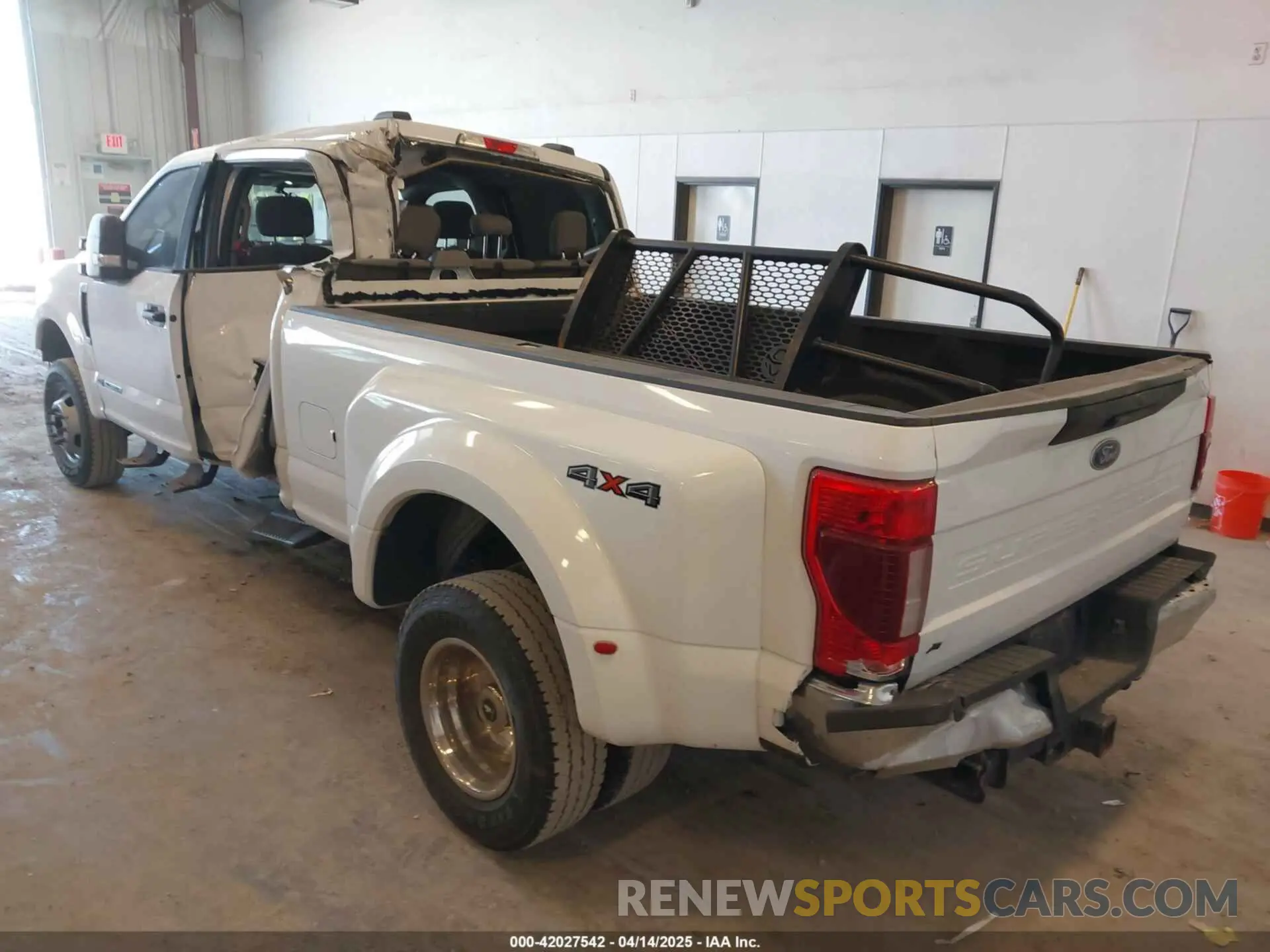 3 Photograph of a damaged car 1FT8W3DT8LEC45773 FORD F-350 2020