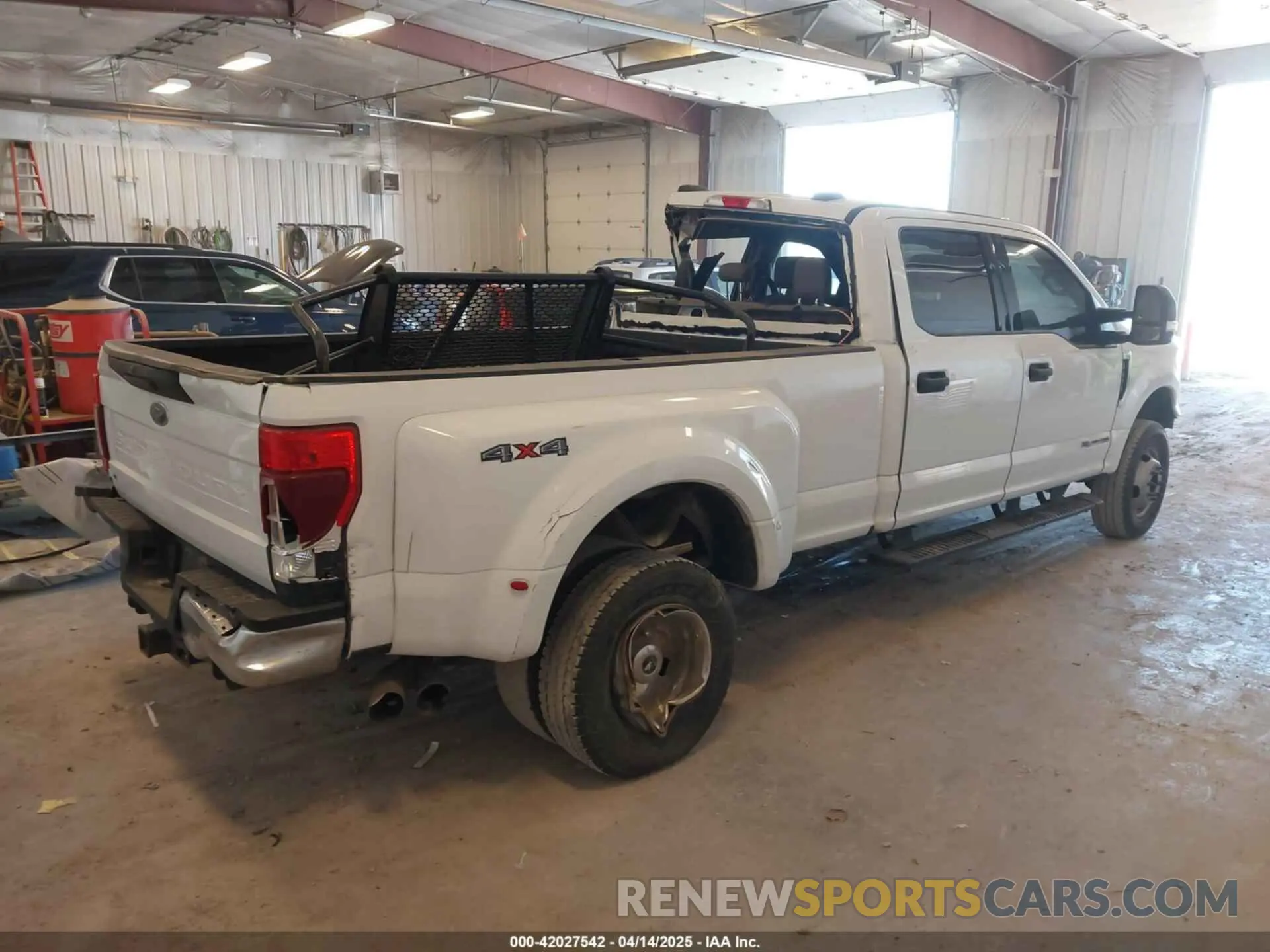 4 Photograph of a damaged car 1FT8W3DT8LEC45773 FORD F-350 2020