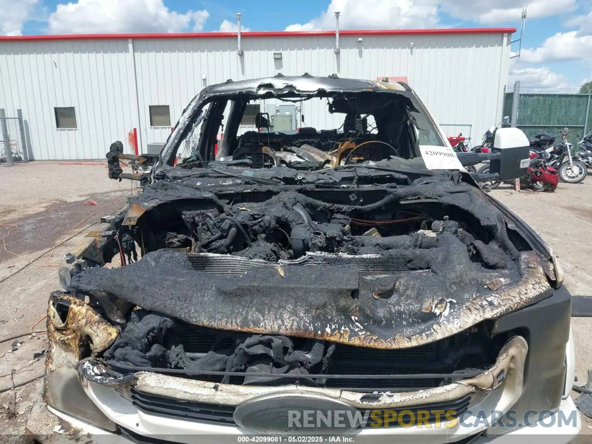 10 Photograph of a damaged car 1FT8W3DT8LED13473 FORD F-350 2020