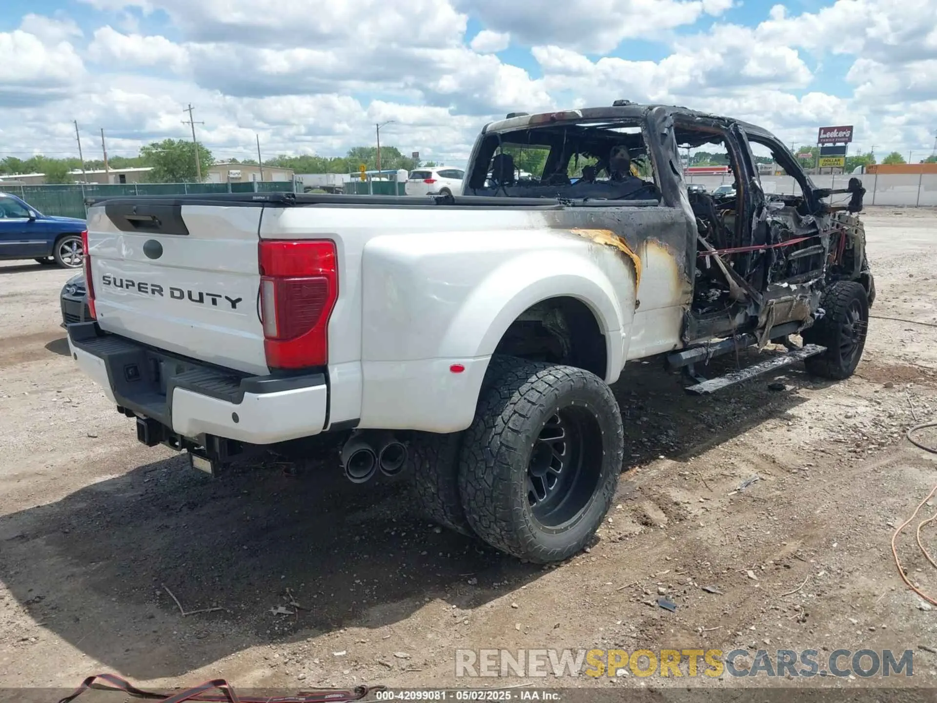 3 Photograph of a damaged car 1FT8W3DT8LED13473 FORD F-350 2020