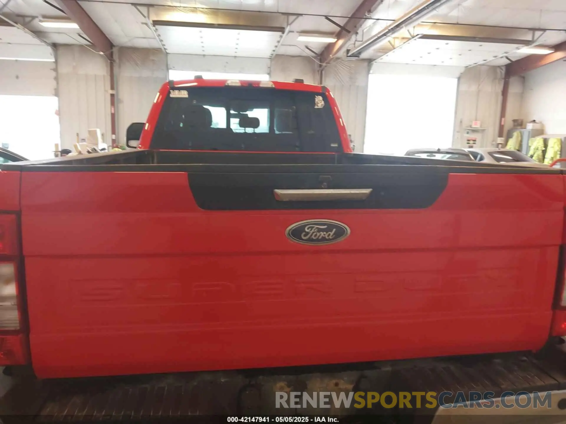 8 Photograph of a damaged car 1FT8X3BN5LED52135 FORD F-350 2020