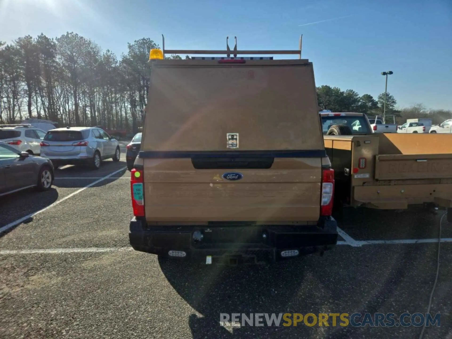 11 Photograph of a damaged car 1FT8W3A60MEC91999 FORD F-350 2021