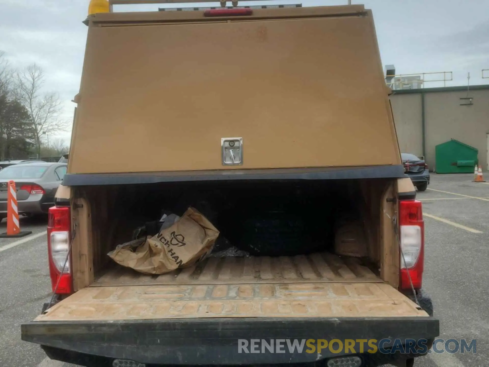 13 Photograph of a damaged car 1FT8W3A60MEC91999 FORD F-350 2021