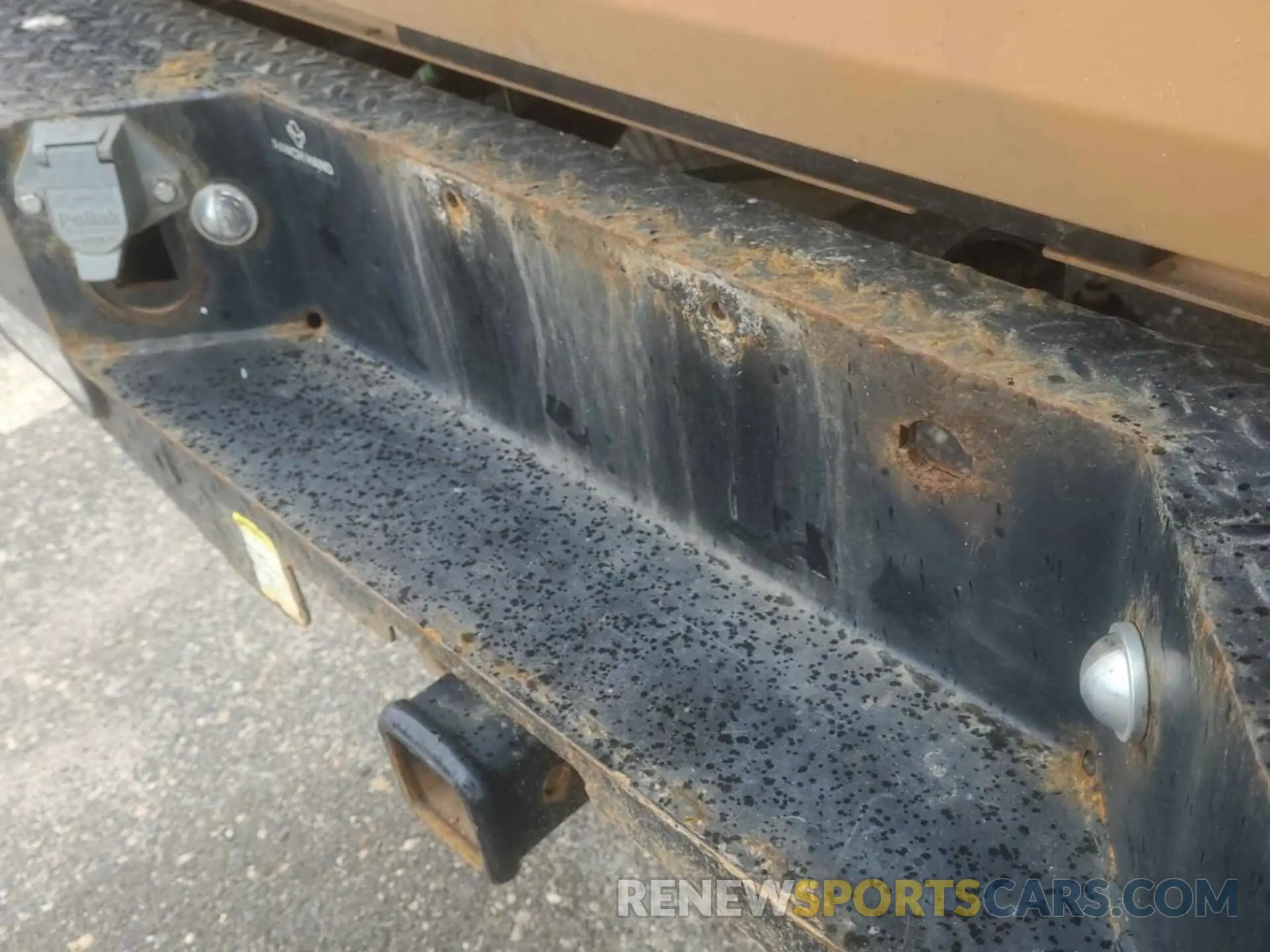 19 Photograph of a damaged car 1FT8W3A60MEC91999 FORD F-350 2021