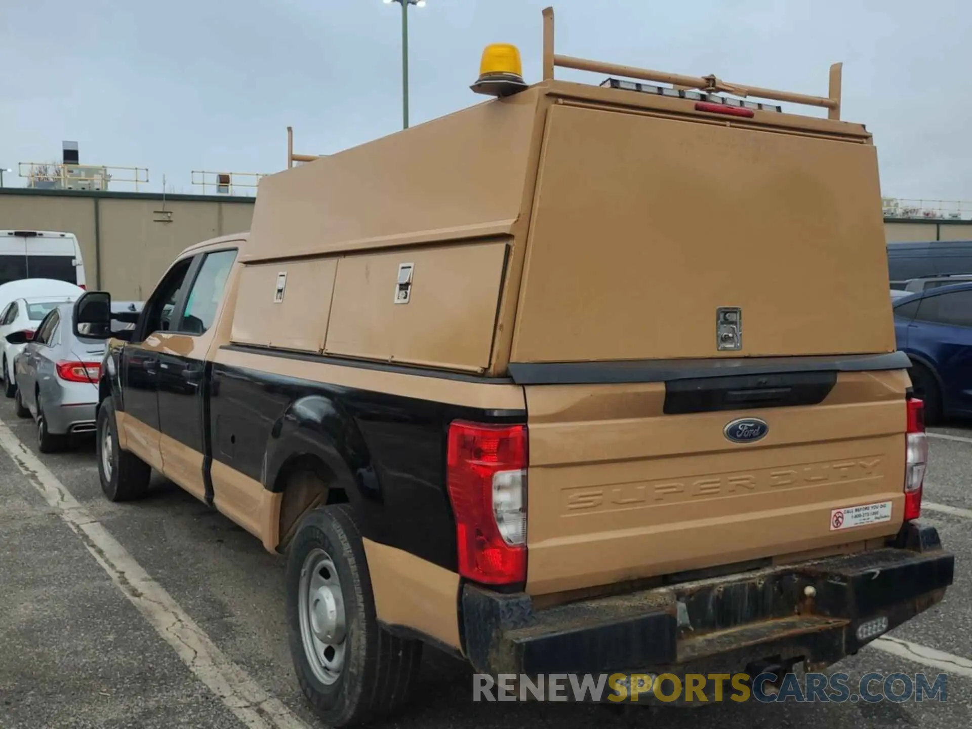 18 Photograph of a damaged car 1FT8W3A61MEC92000 FORD F-350 2021