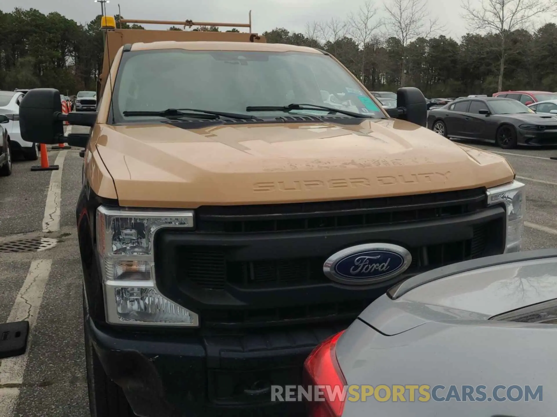 24 Photograph of a damaged car 1FT8W3A61MEC92000 FORD F-350 2021