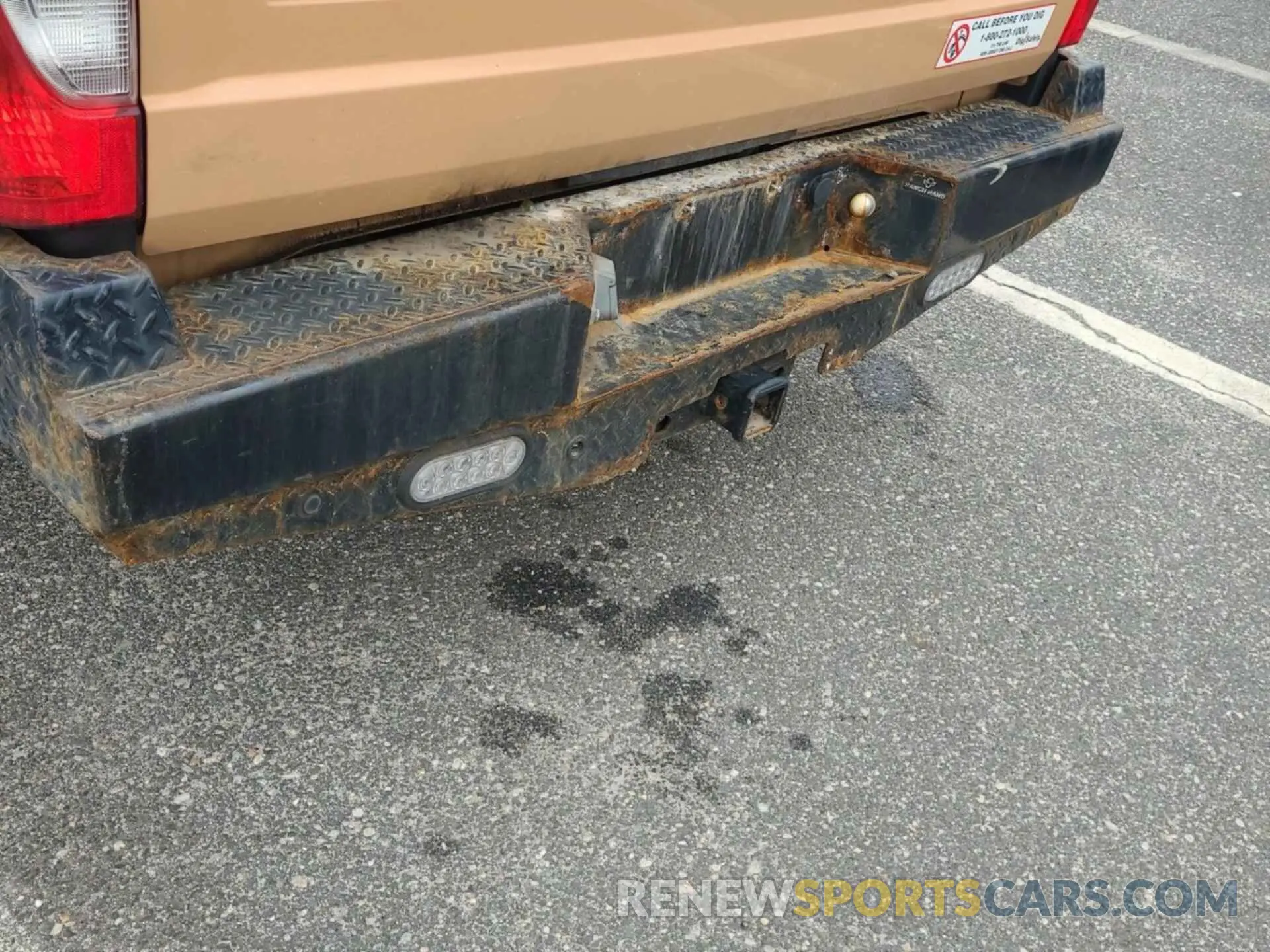 6 Photograph of a damaged car 1FT8W3A61MEC92000 FORD F-350 2021