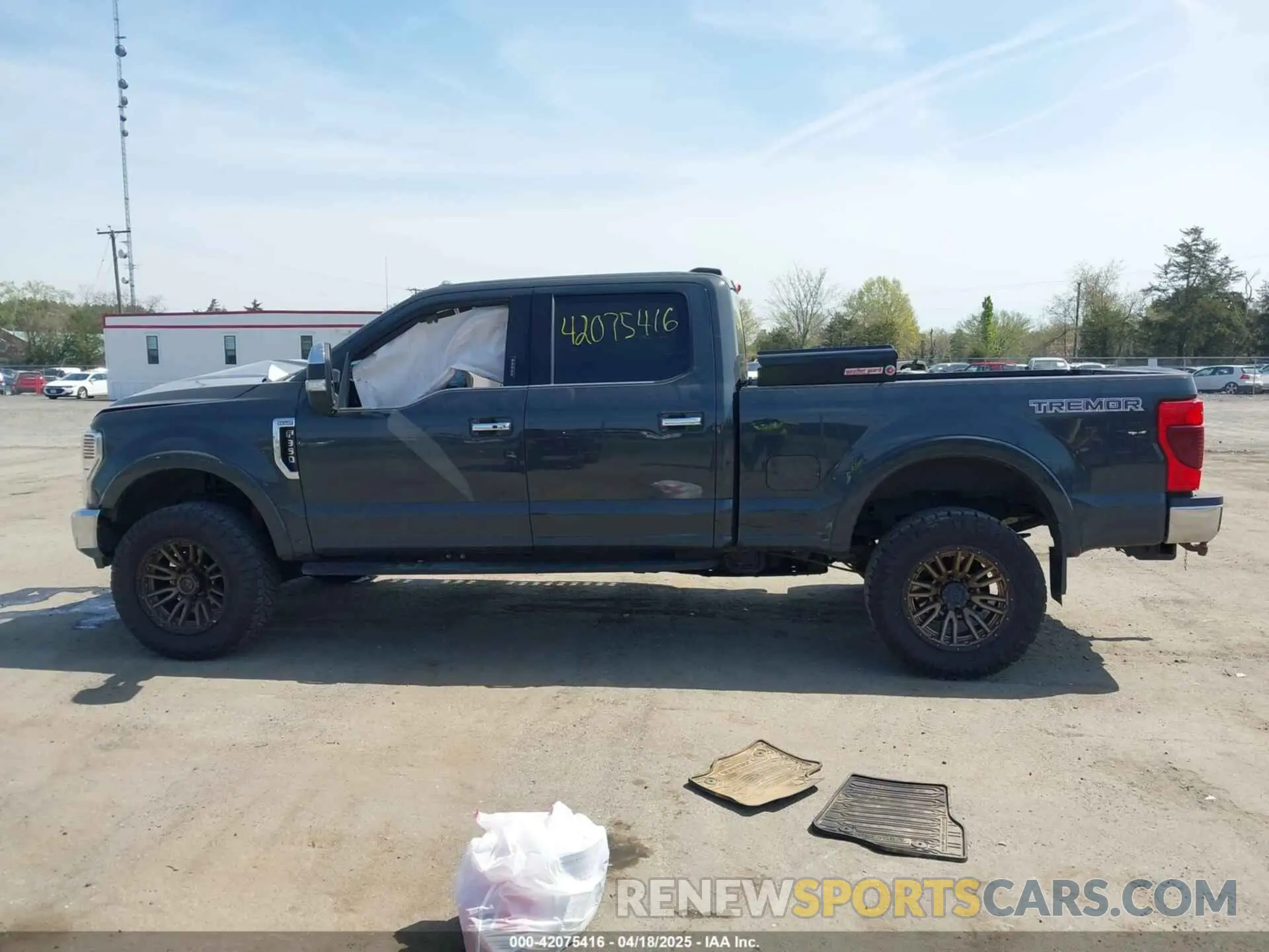 14 Photograph of a damaged car 1FT8W3BNXMEC16653 FORD F-350 2021
