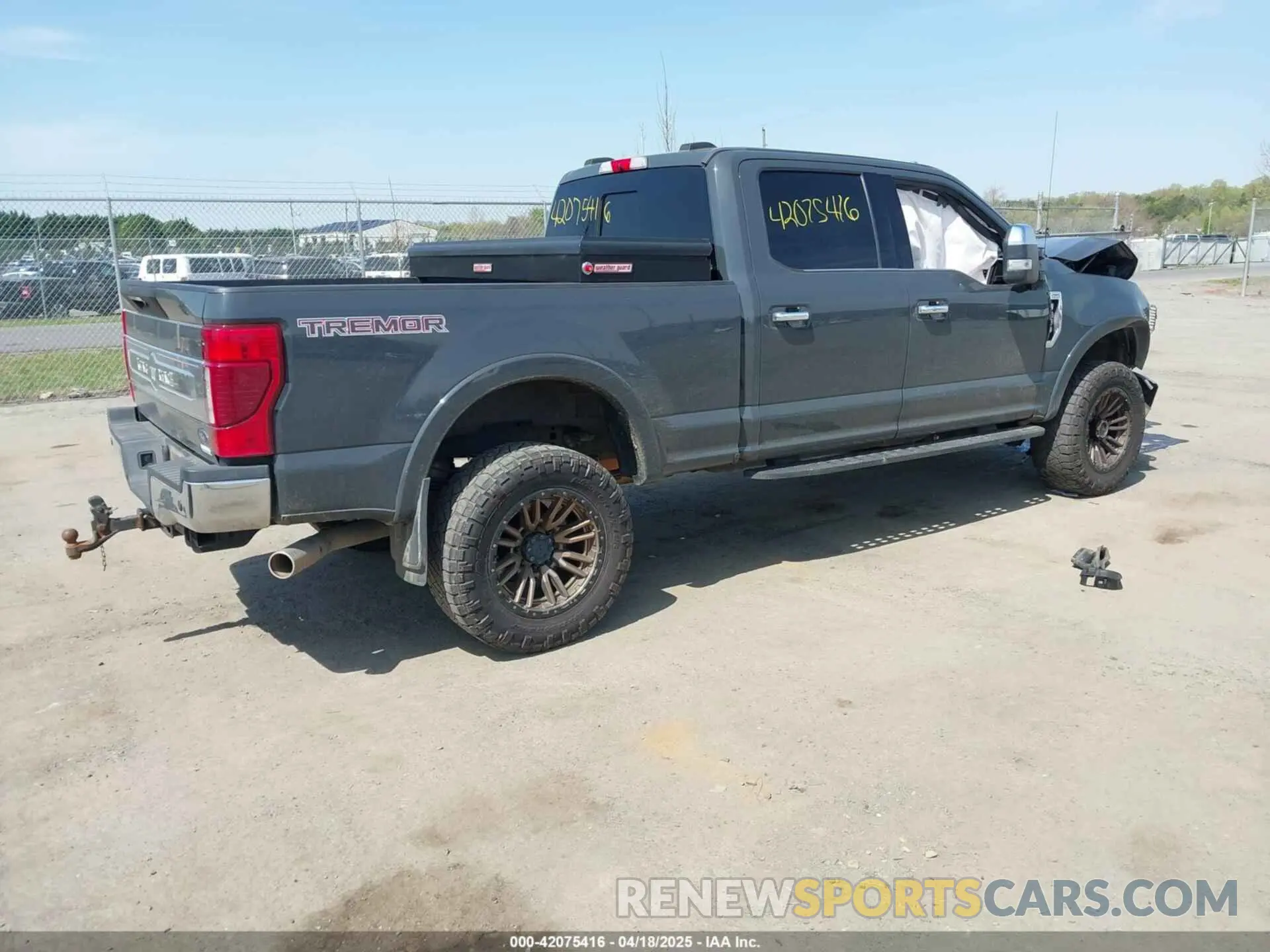 4 Photograph of a damaged car 1FT8W3BNXMEC16653 FORD F-350 2021
