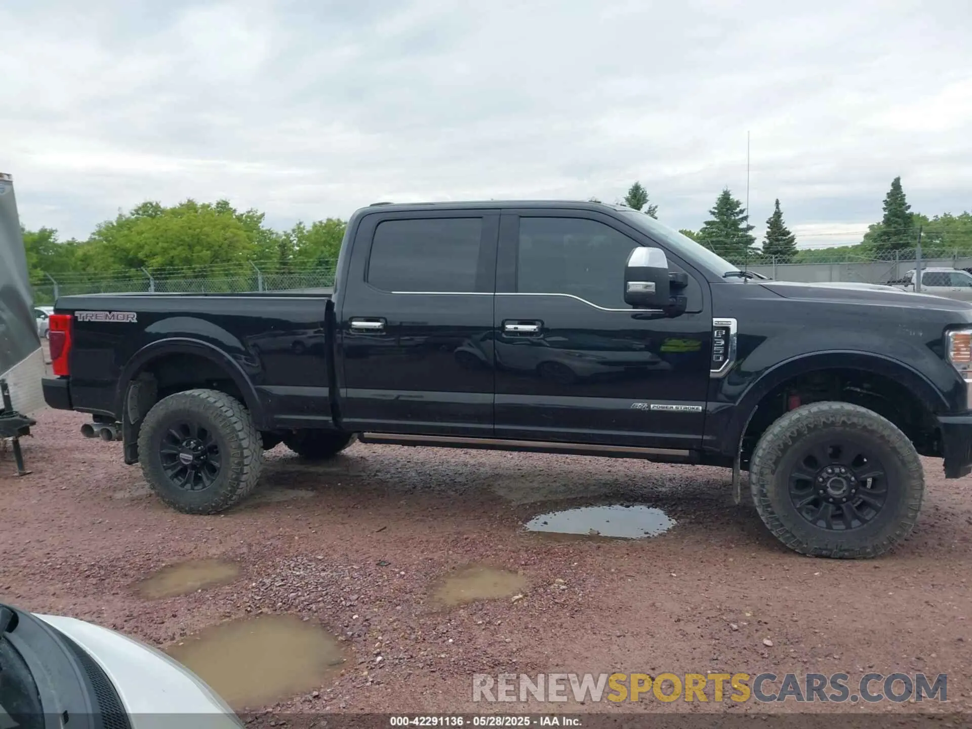 13 Photograph of a damaged car 1FT8W3BT0MEC15896 FORD F-350 2021