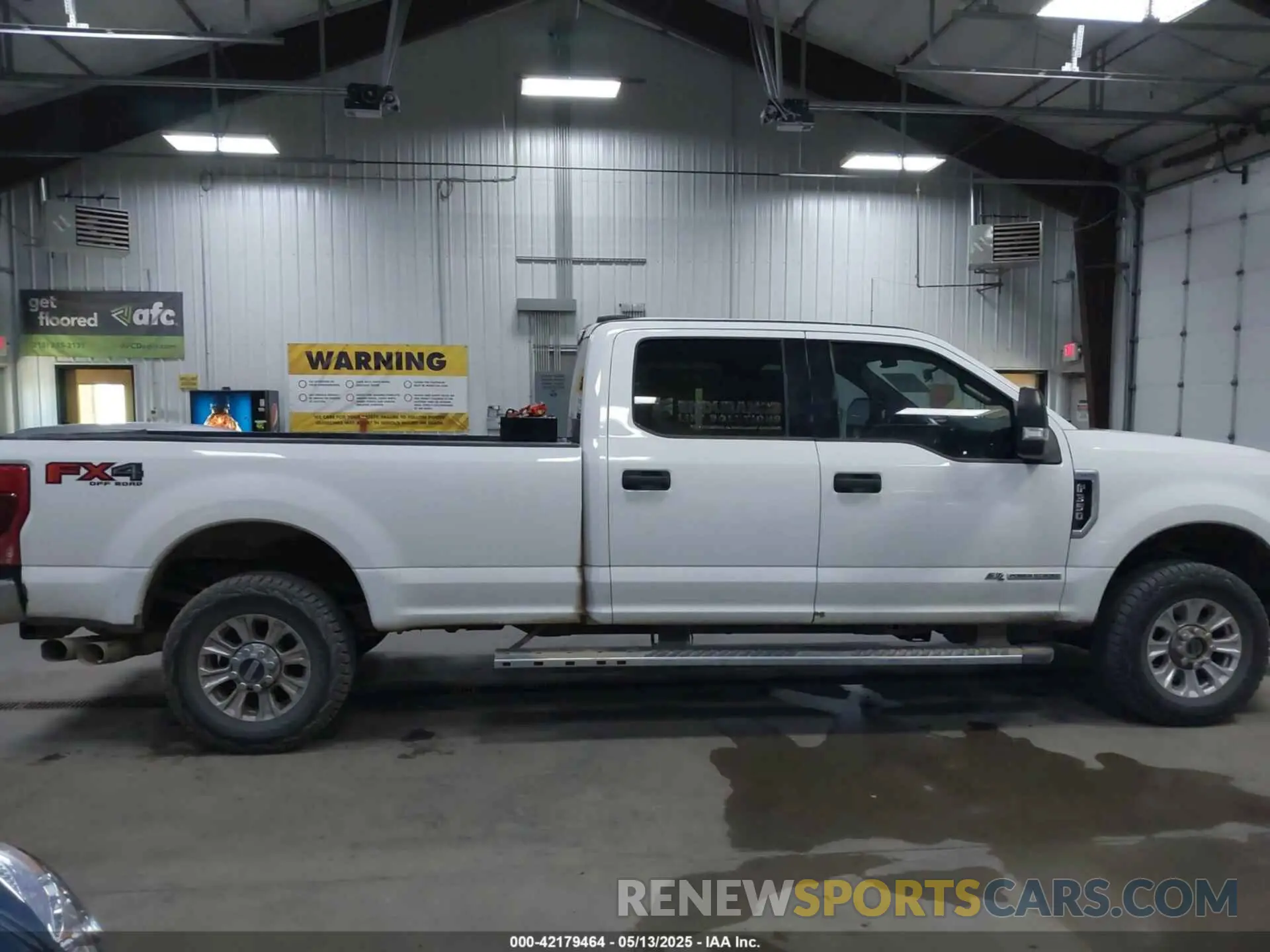 13 Photograph of a damaged car 1FT8W3BT1MEC53640 FORD F-350 2021
