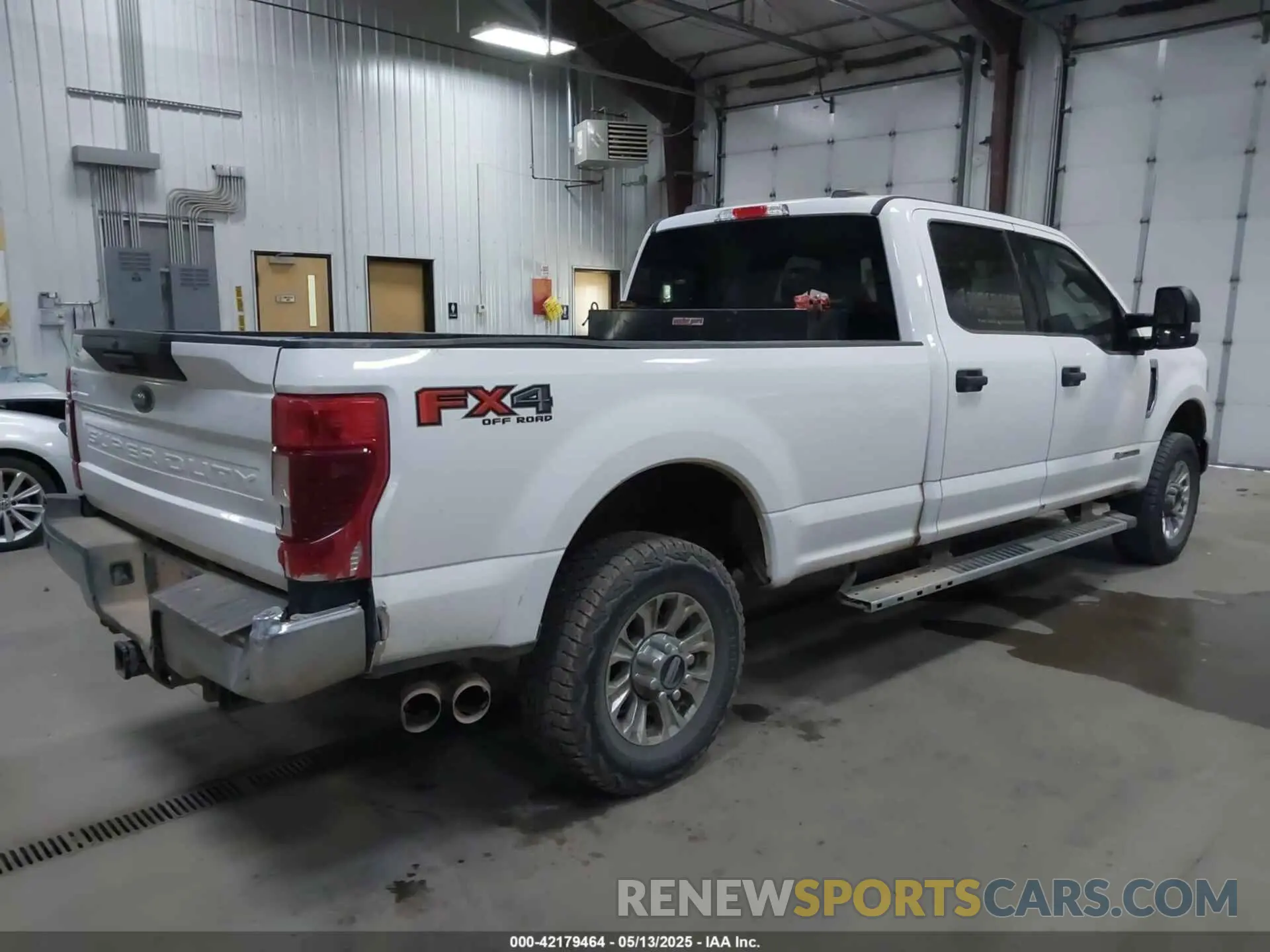 4 Photograph of a damaged car 1FT8W3BT1MEC53640 FORD F-350 2021