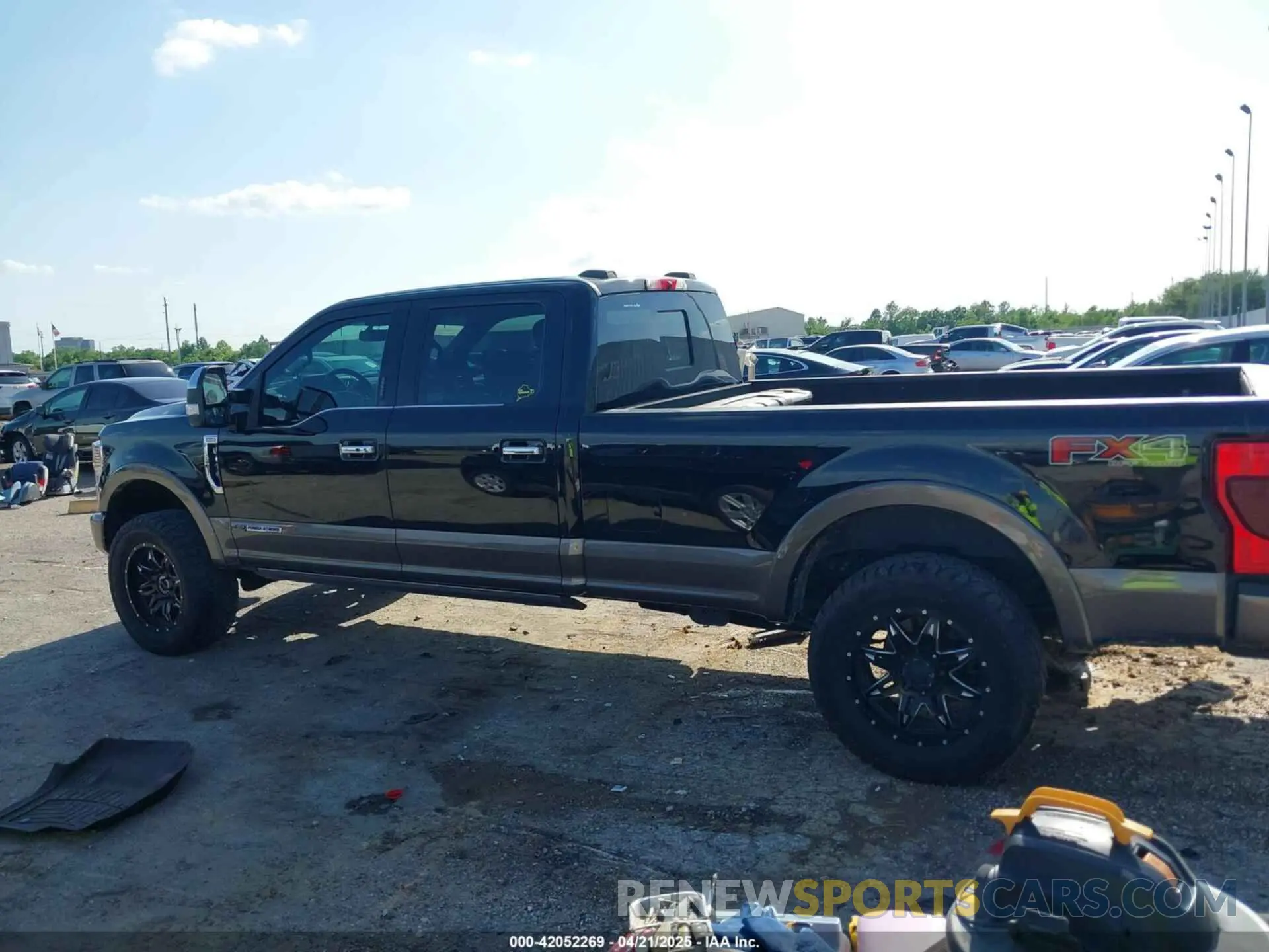 14 Photograph of a damaged car 1FT8W3BT1MEC89537 FORD F-350 2021