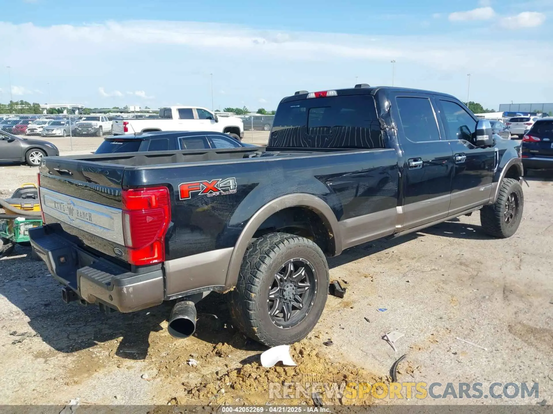 4 Photograph of a damaged car 1FT8W3BT1MEC89537 FORD F-350 2021
