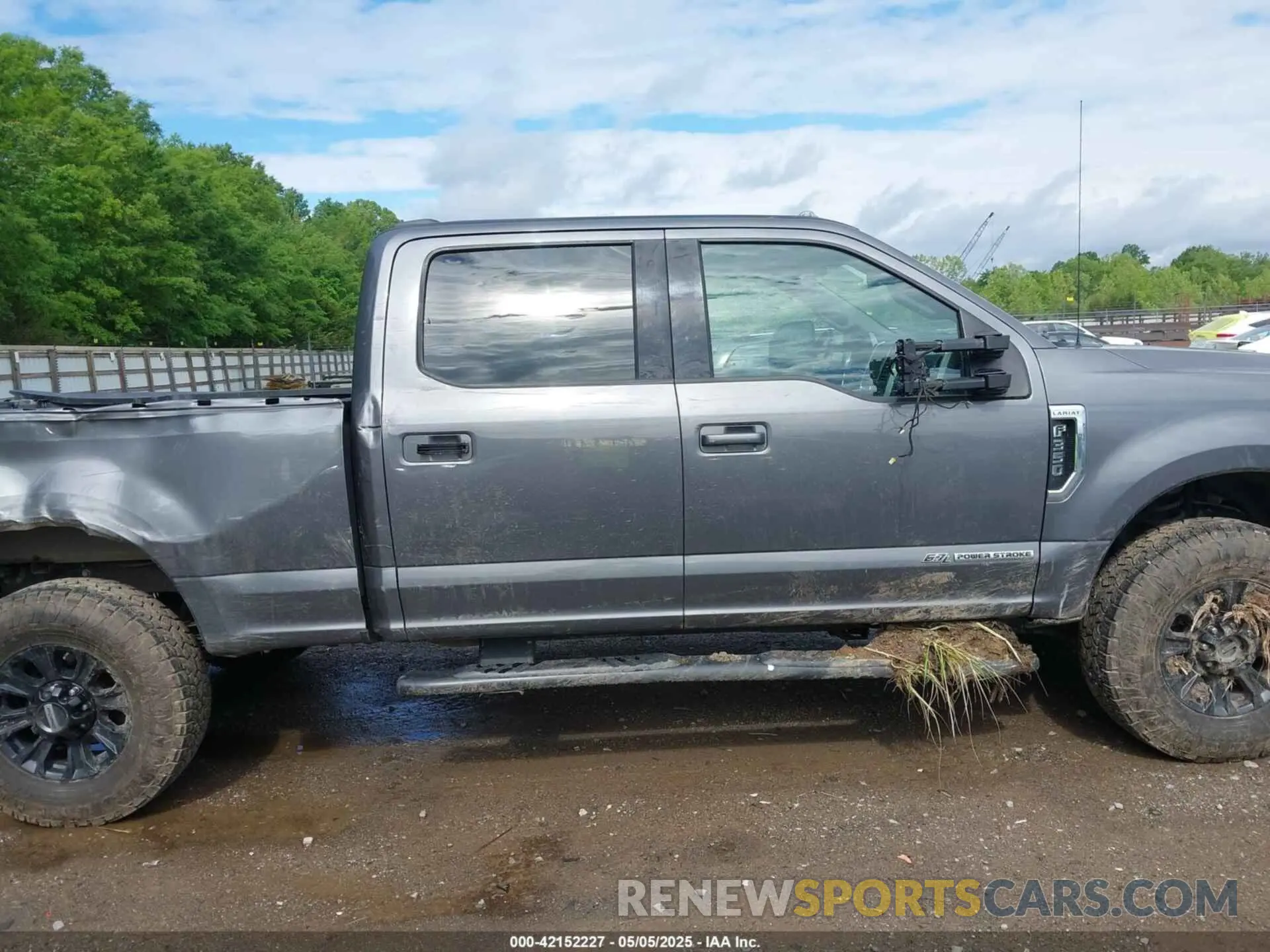 13 Photograph of a damaged car 1FT8W3BT3MEC04407 FORD F-350 2021