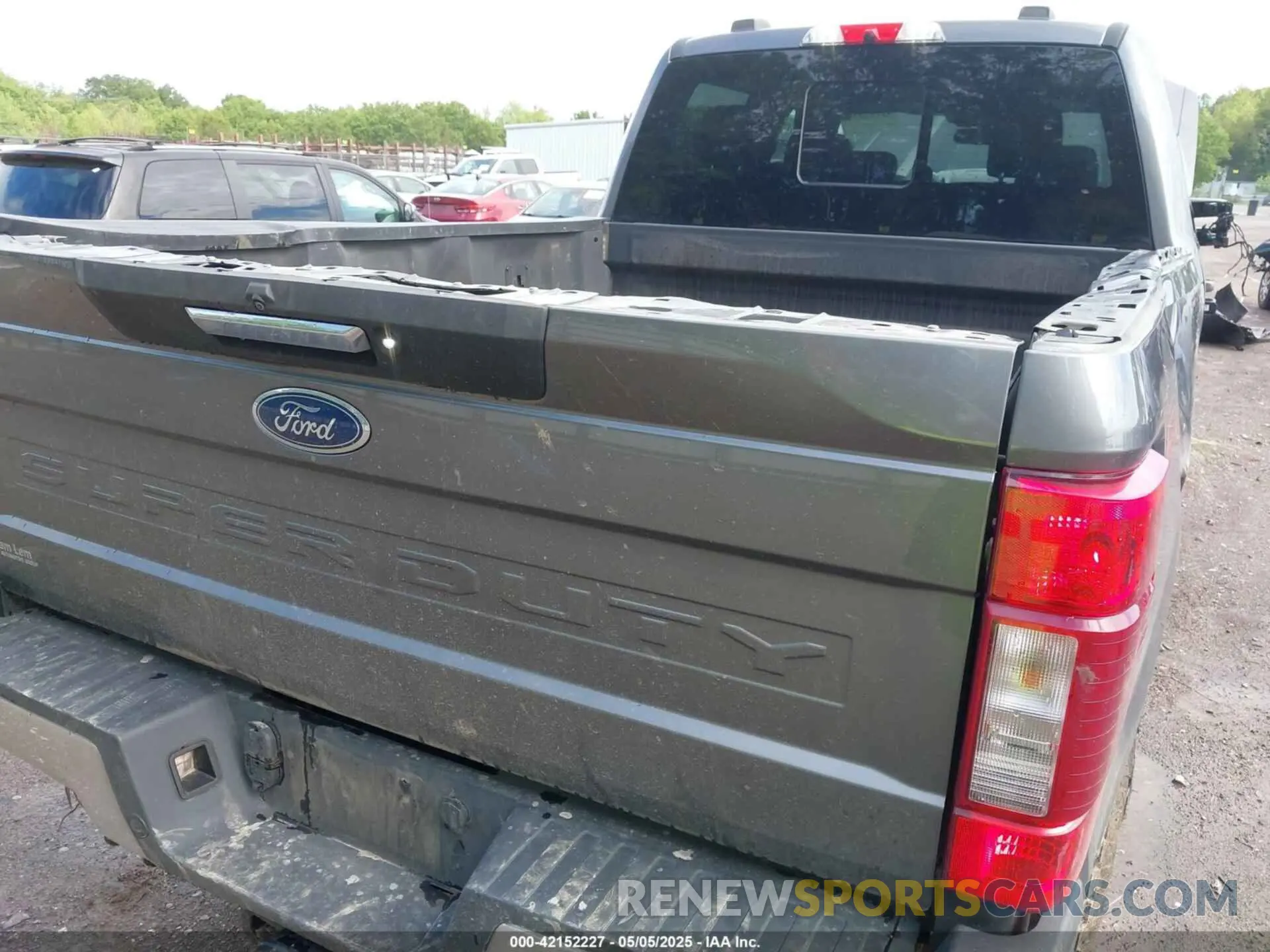 18 Photograph of a damaged car 1FT8W3BT3MEC04407 FORD F-350 2021