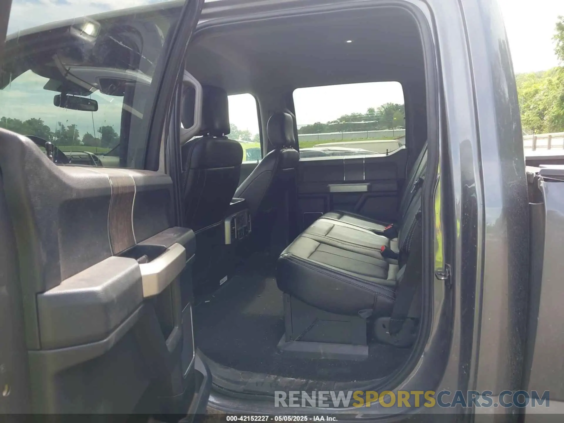 7 Photograph of a damaged car 1FT8W3BT3MEC04407 FORD F-350 2021