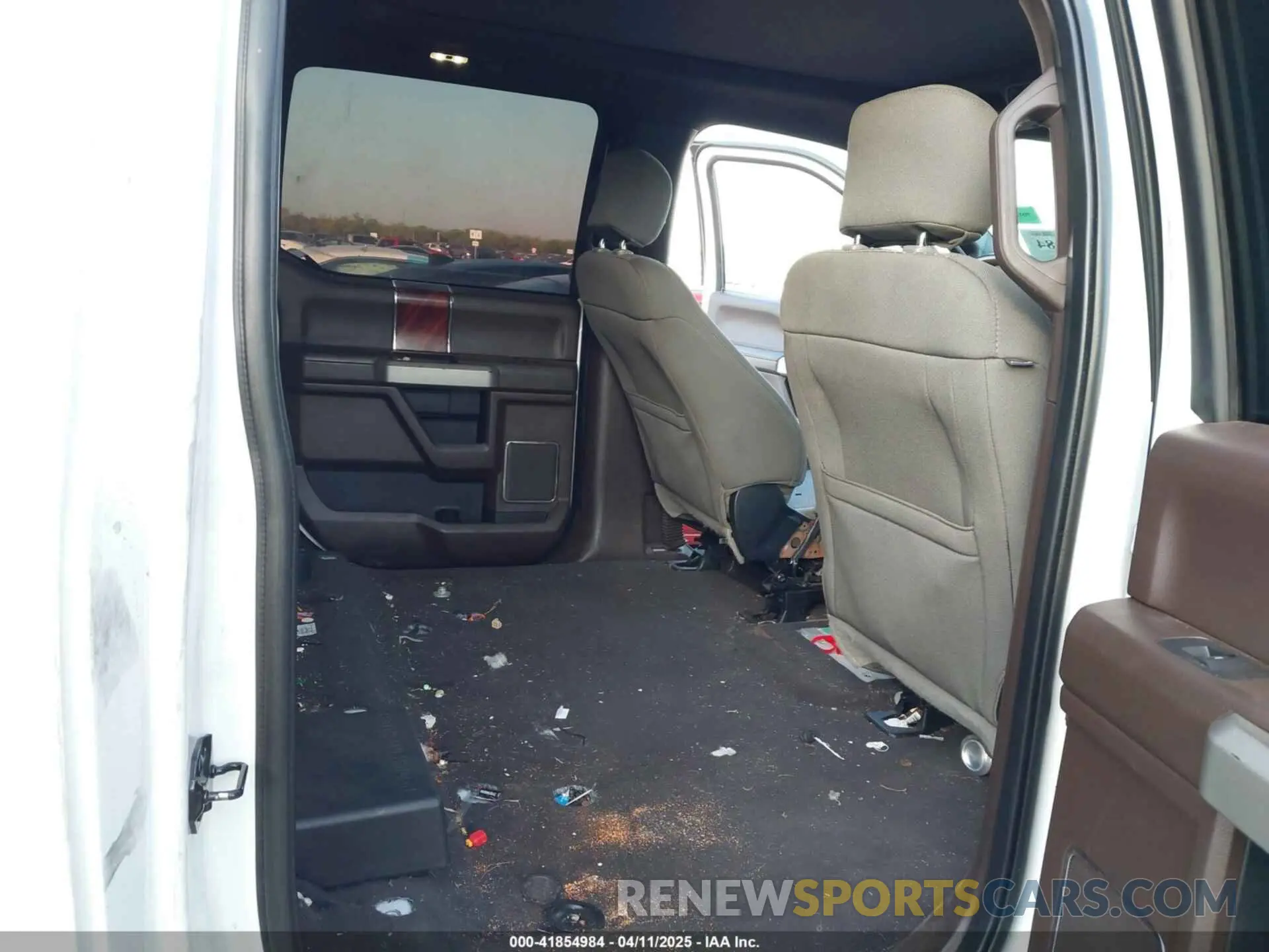 7 Photograph of a damaged car 1FT8W3BT3MEC30957 FORD F-350 2021