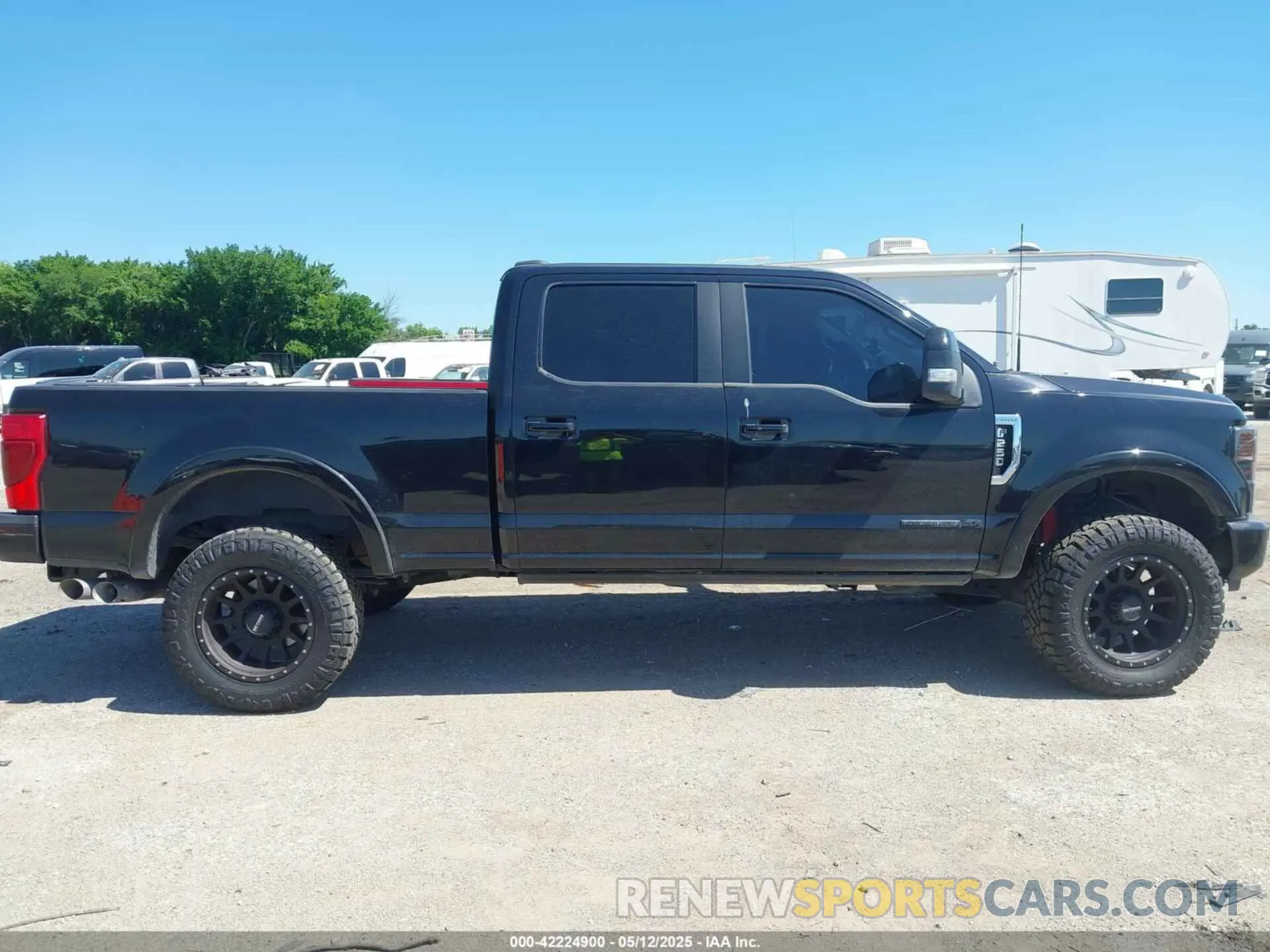 13 Photograph of a damaged car 1FT8W3BT3MEE14263 FORD F-350 2021