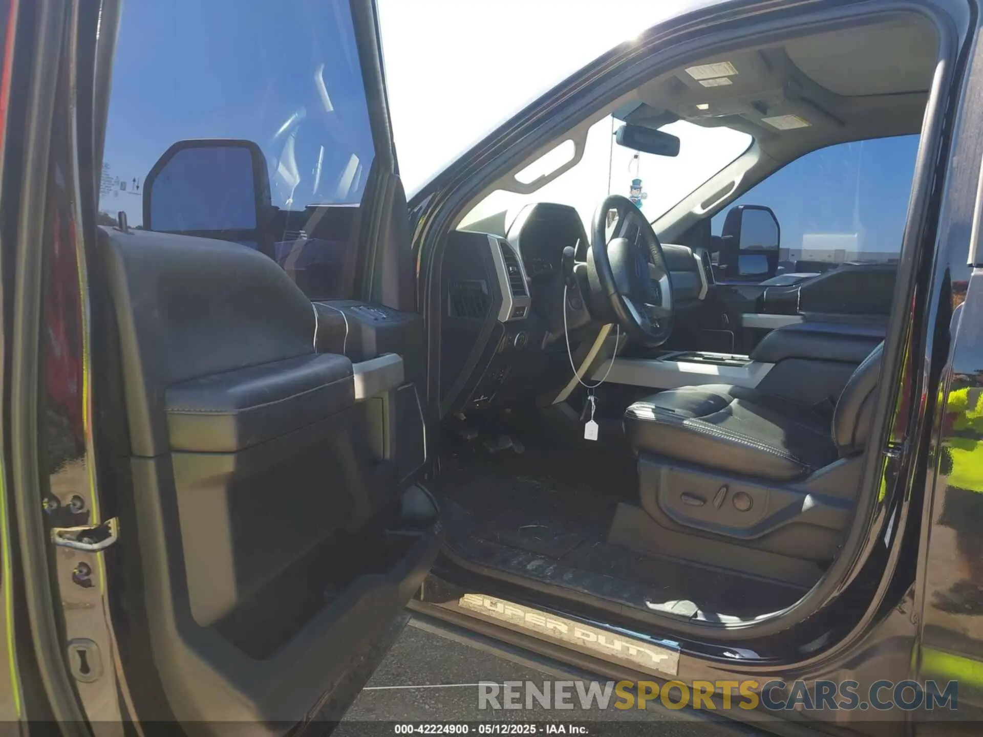 7 Photograph of a damaged car 1FT8W3BT3MEE14263 FORD F-350 2021