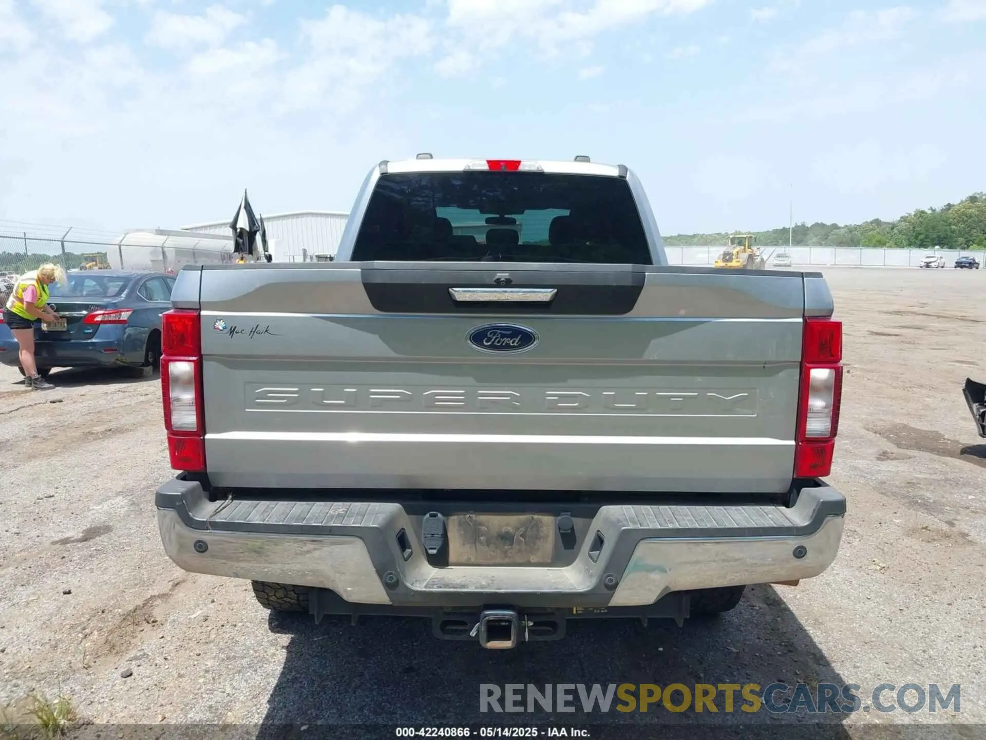 15 Photograph of a damaged car 1FT8W3BT4MED26886 FORD F-350 2021