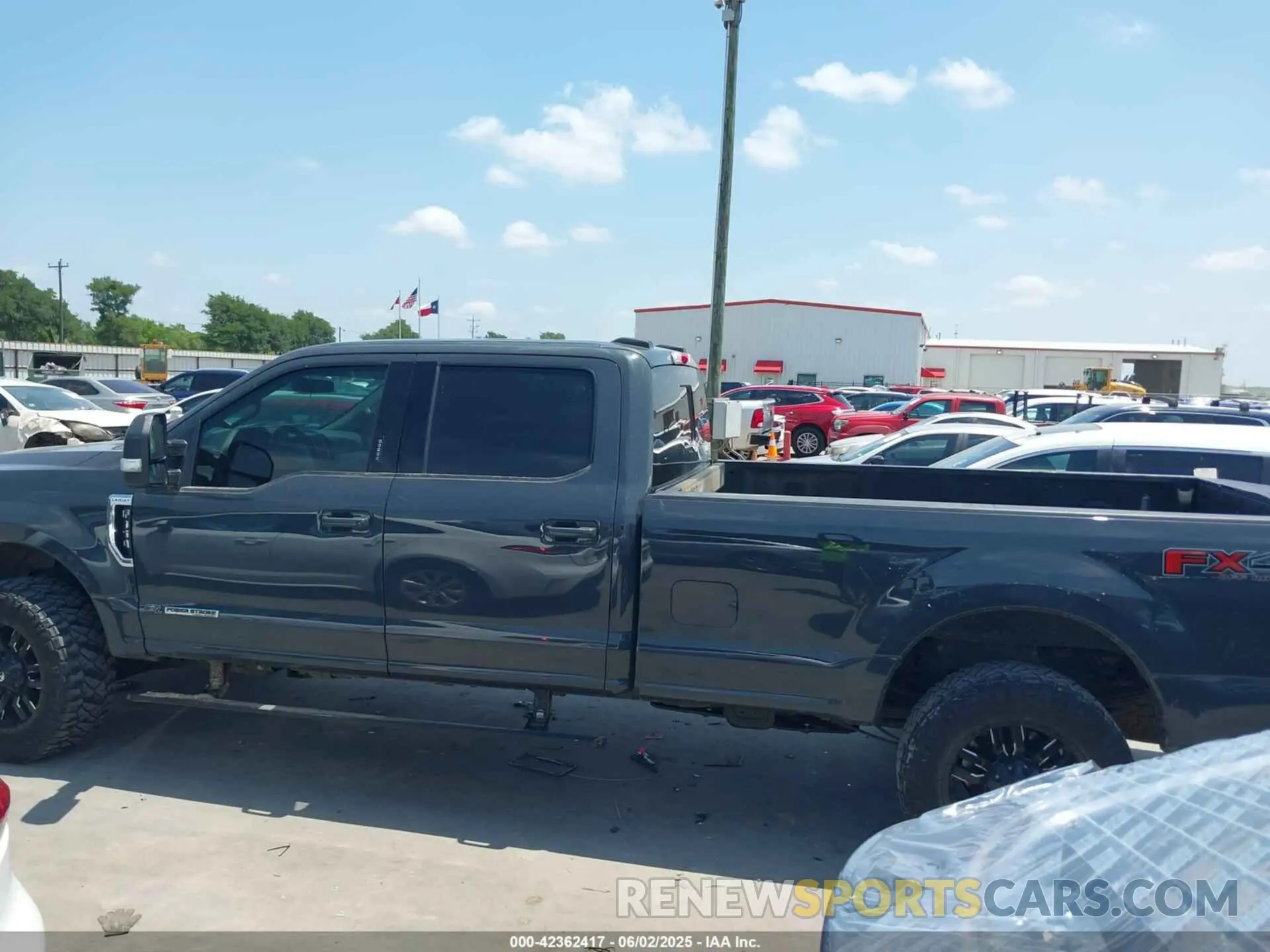 15 Photograph of a damaged car 1FT8W3BT4MEE07547 FORD F-350 2021
