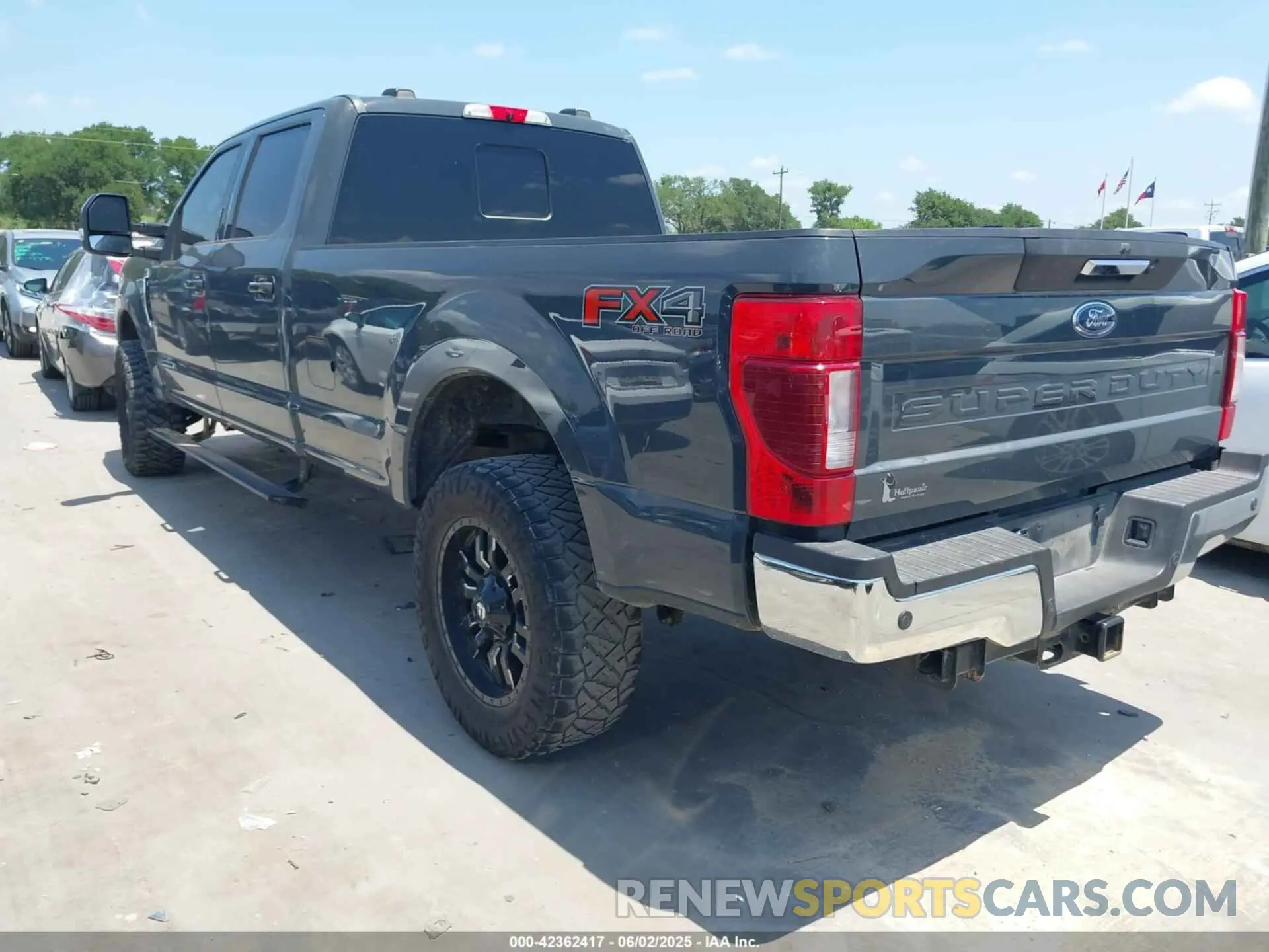 3 Photograph of a damaged car 1FT8W3BT4MEE07547 FORD F-350 2021