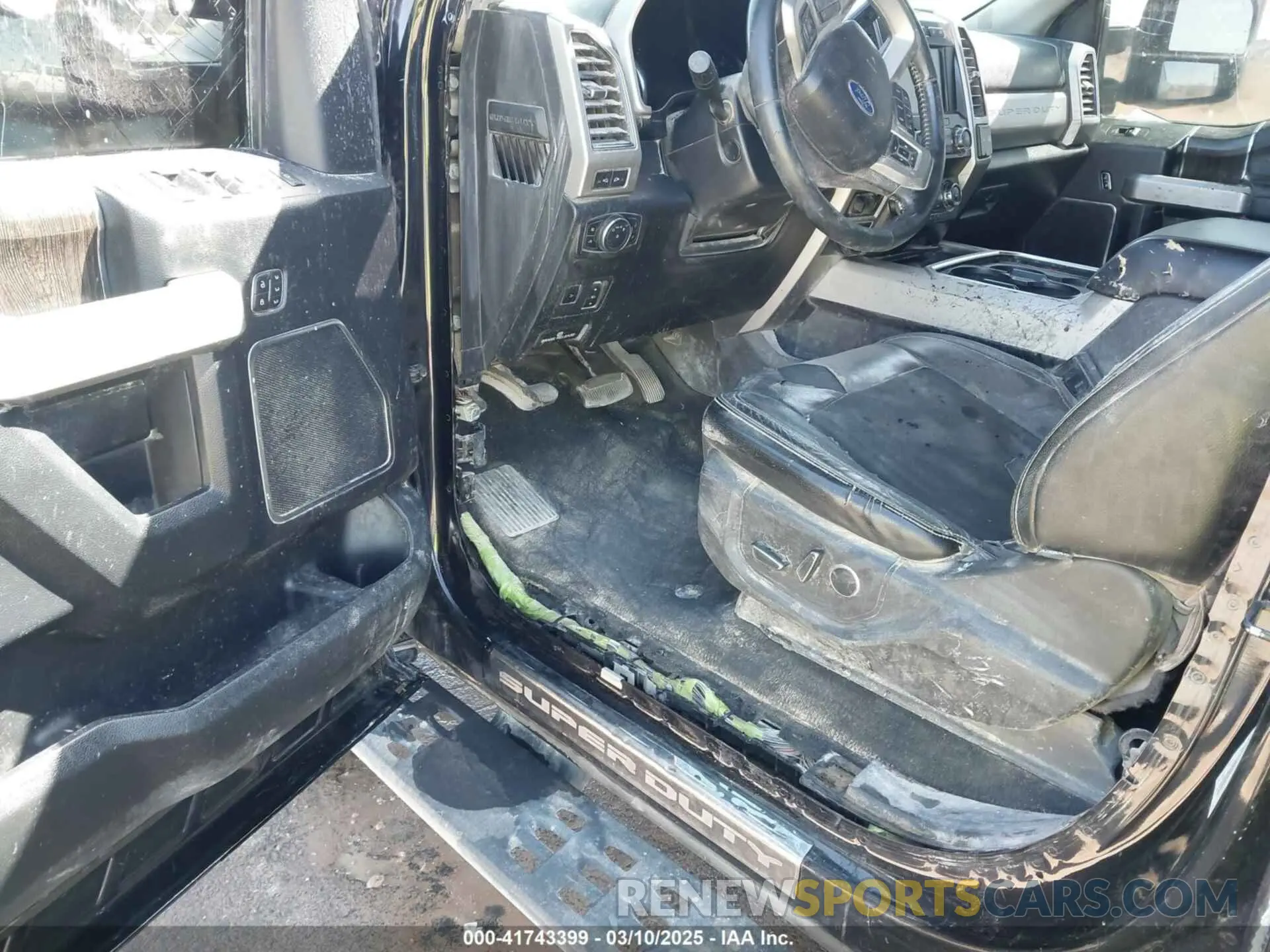 14 Photograph of a damaged car 1FT8W3BTXMEC53636 FORD F-350 2021