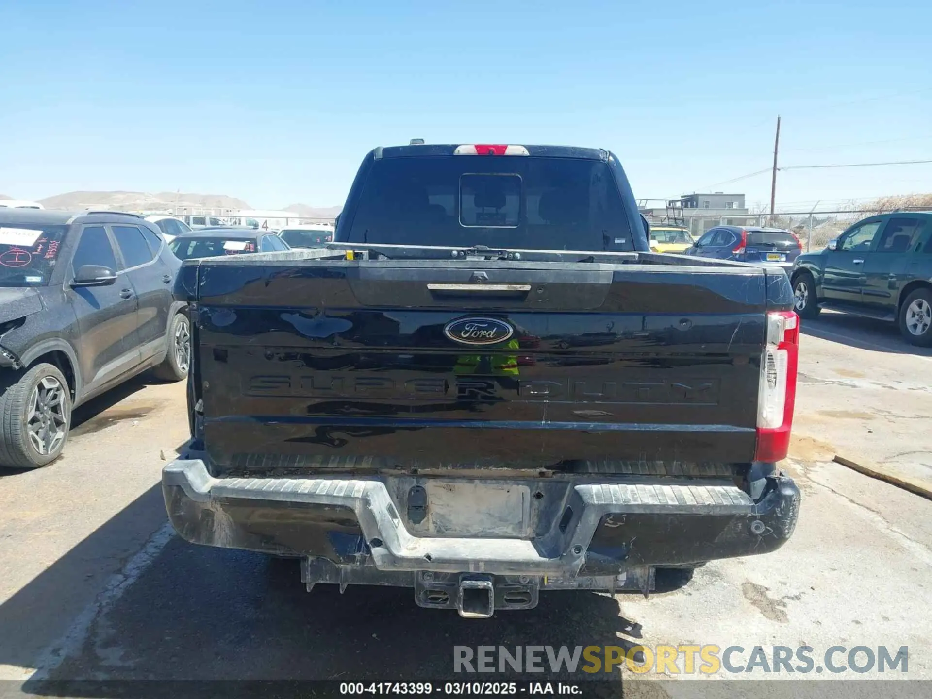18 Photograph of a damaged car 1FT8W3BTXMEC53636 FORD F-350 2021