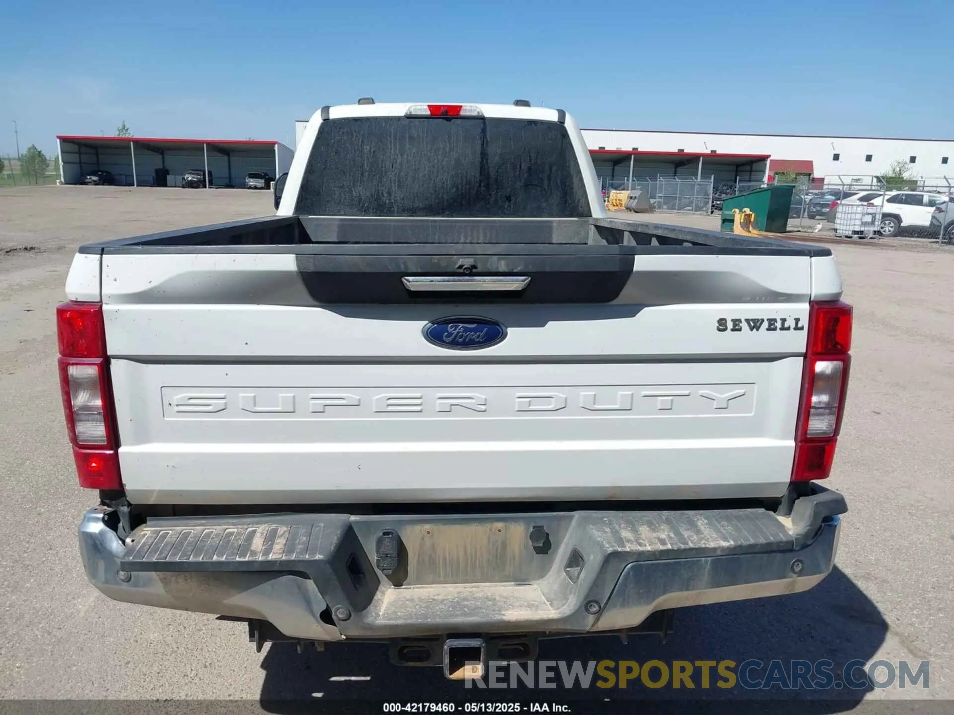 15 Photograph of a damaged car 1FT8W3BTXMEC60411 FORD F-350 2021