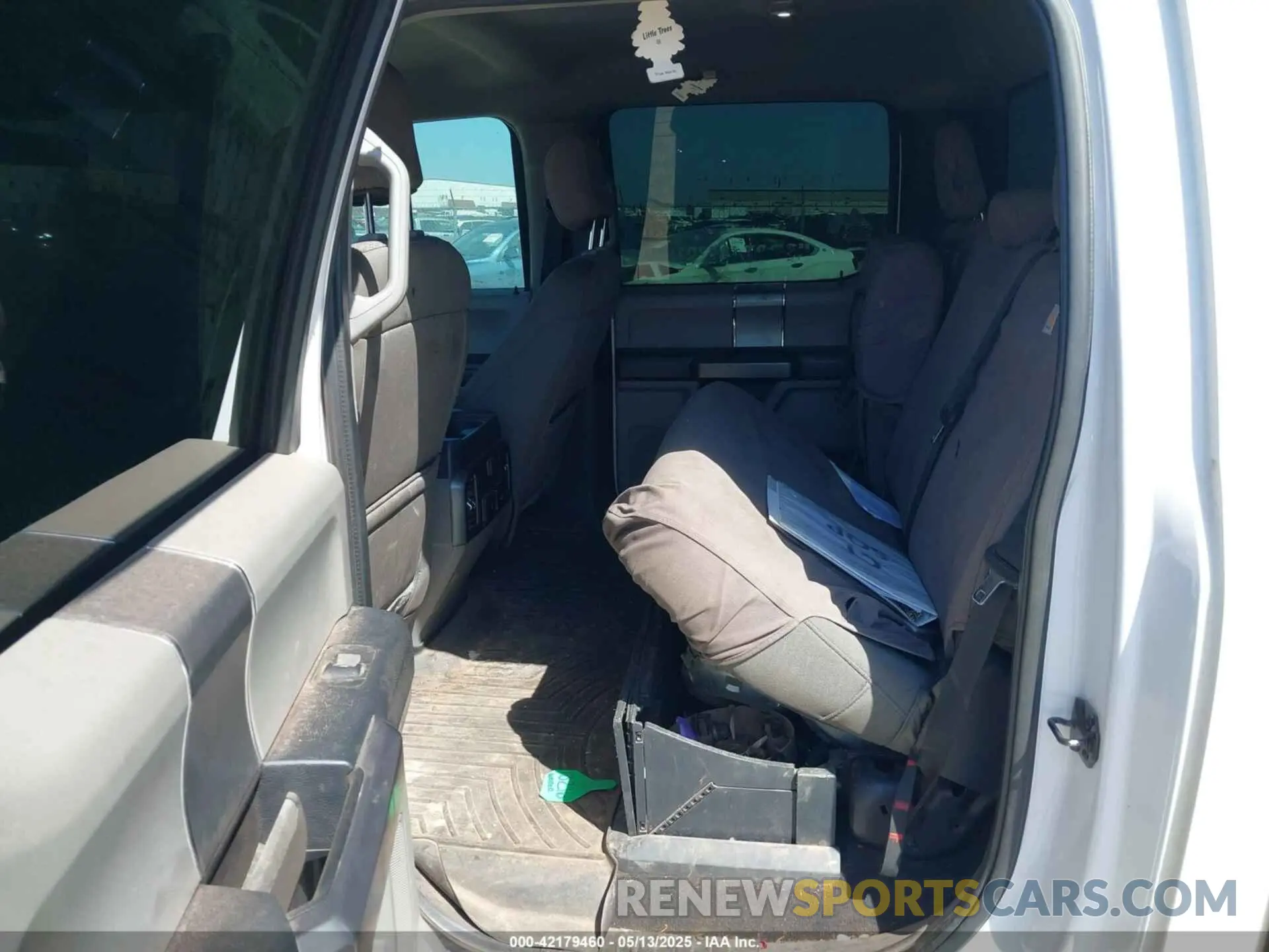 7 Photograph of a damaged car 1FT8W3BTXMEC60411 FORD F-350 2021