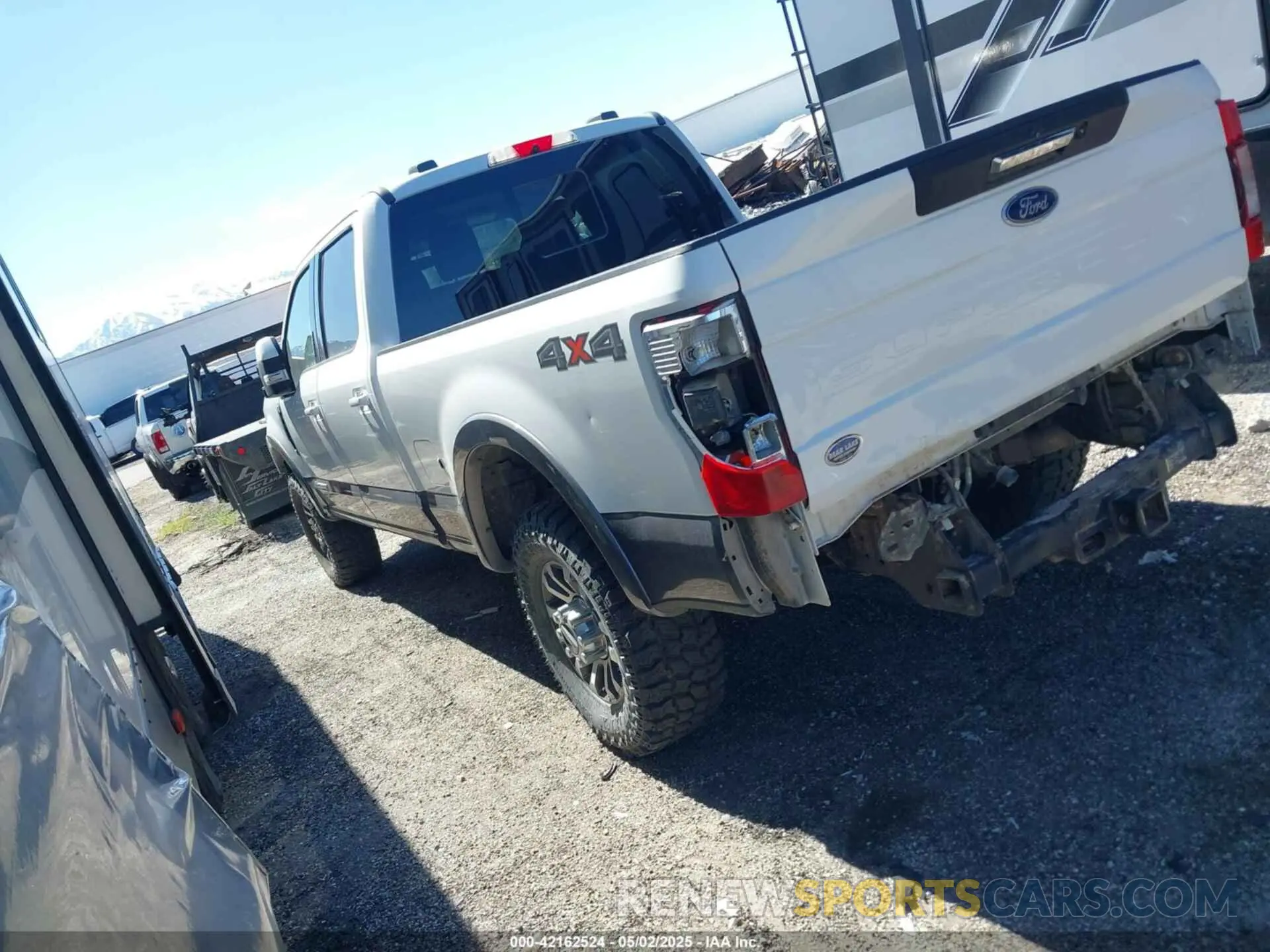 14 Photograph of a damaged car 1FT8W3BTXMED20509 FORD F-350 2021