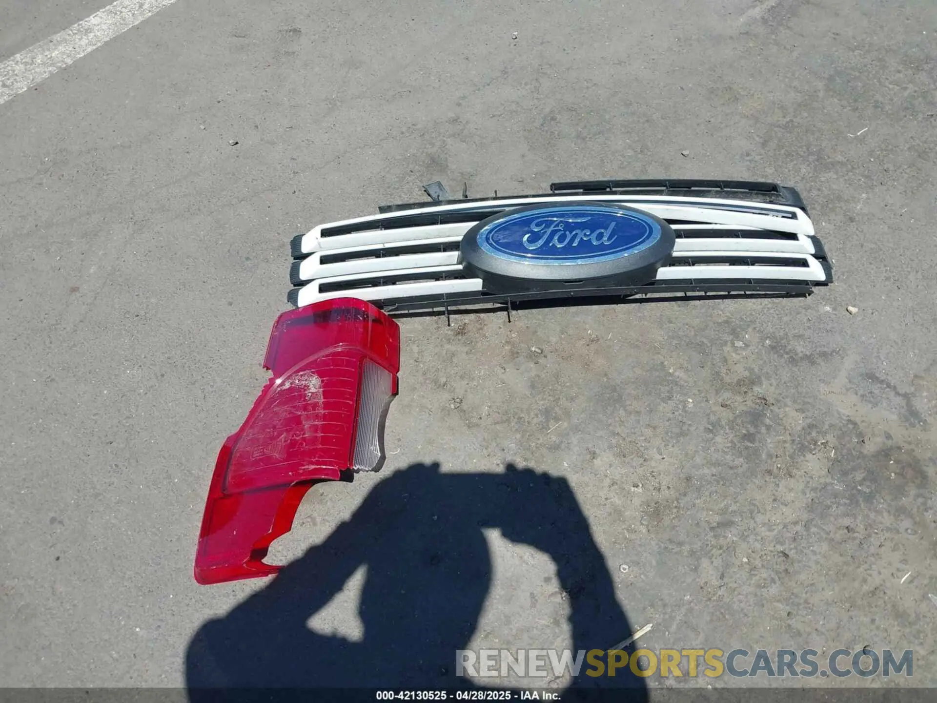 12 Photograph of a damaged car 1FT8W3DT2MED11140 FORD F-350 2021