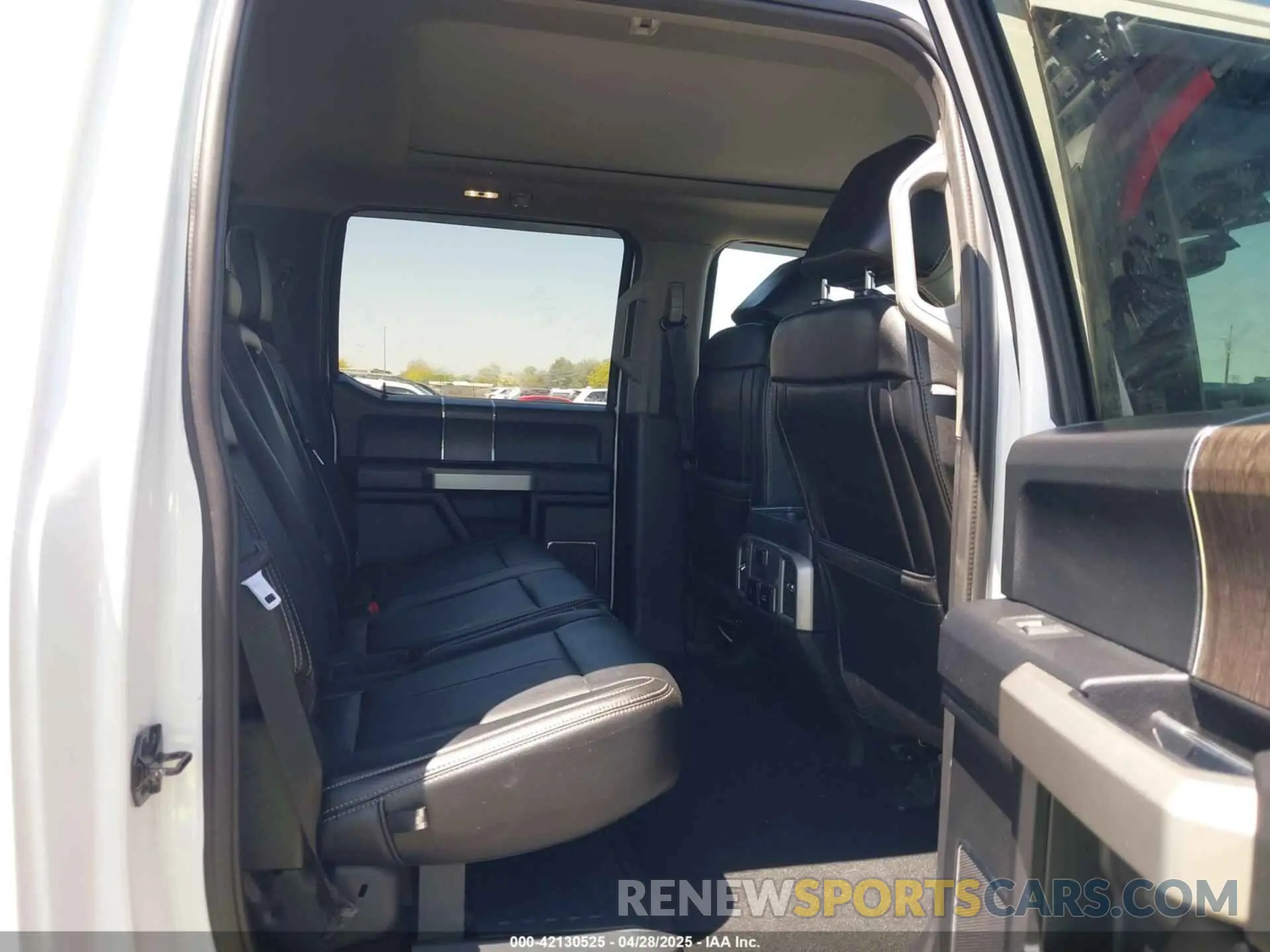 6 Photograph of a damaged car 1FT8W3DT2MED11140 FORD F-350 2021