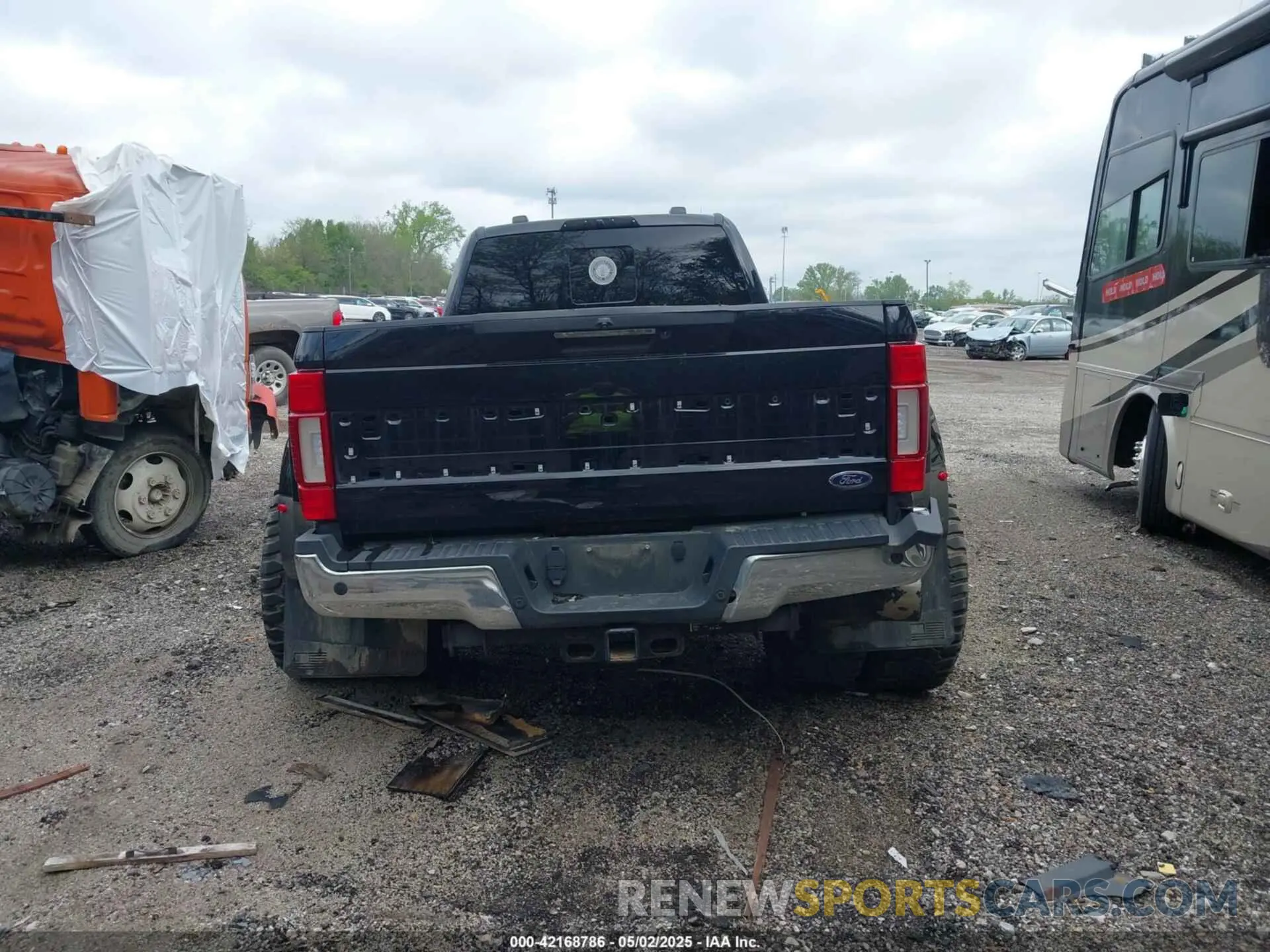 15 Photograph of a damaged car 1FT8W3DT4MEC25568 FORD F-350 2021