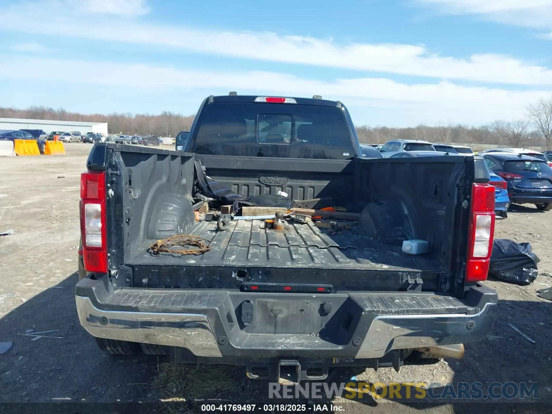 15 Photograph of a damaged car 1FT8W3DT5MEC60295 FORD F-350 2021