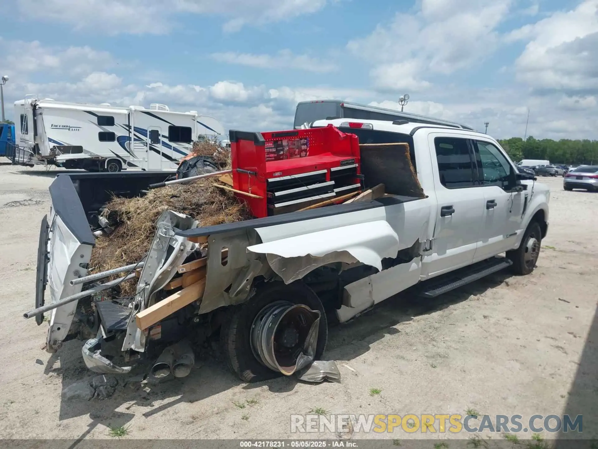 13 Photograph of a damaged car 1FT8W3DT5MED03260 FORD F-350 2021