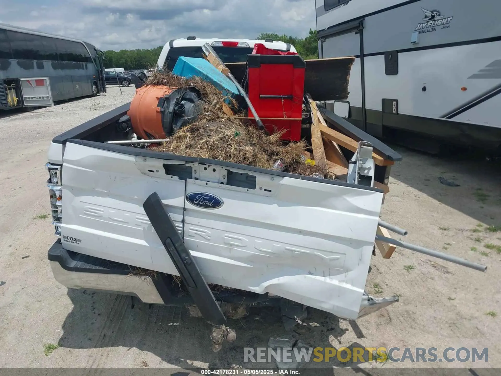 15 Photograph of a damaged car 1FT8W3DT5MED03260 FORD F-350 2021