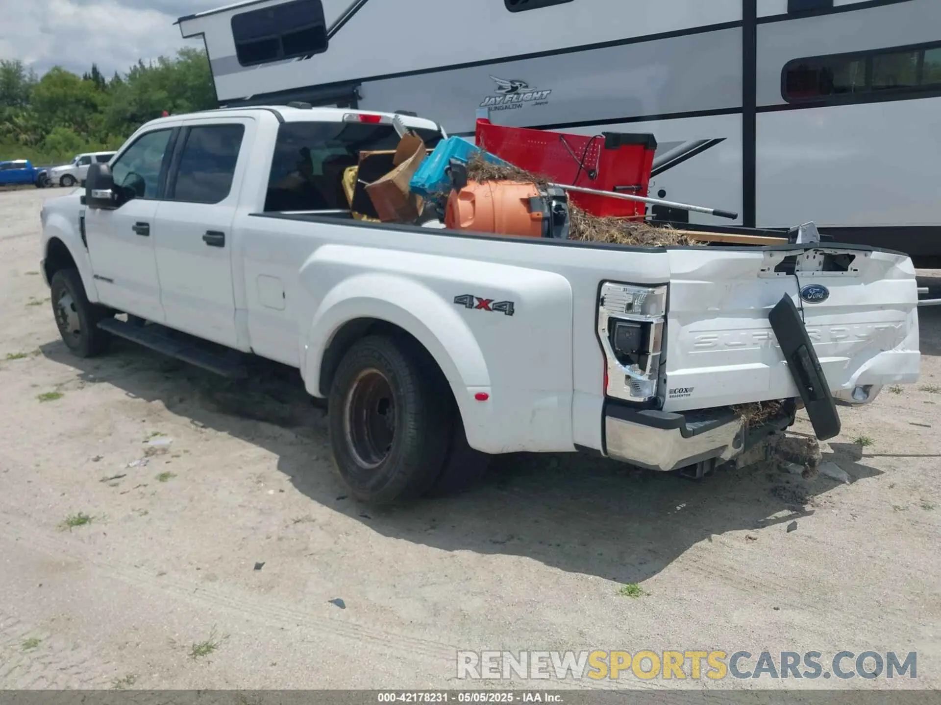 3 Photograph of a damaged car 1FT8W3DT5MED03260 FORD F-350 2021