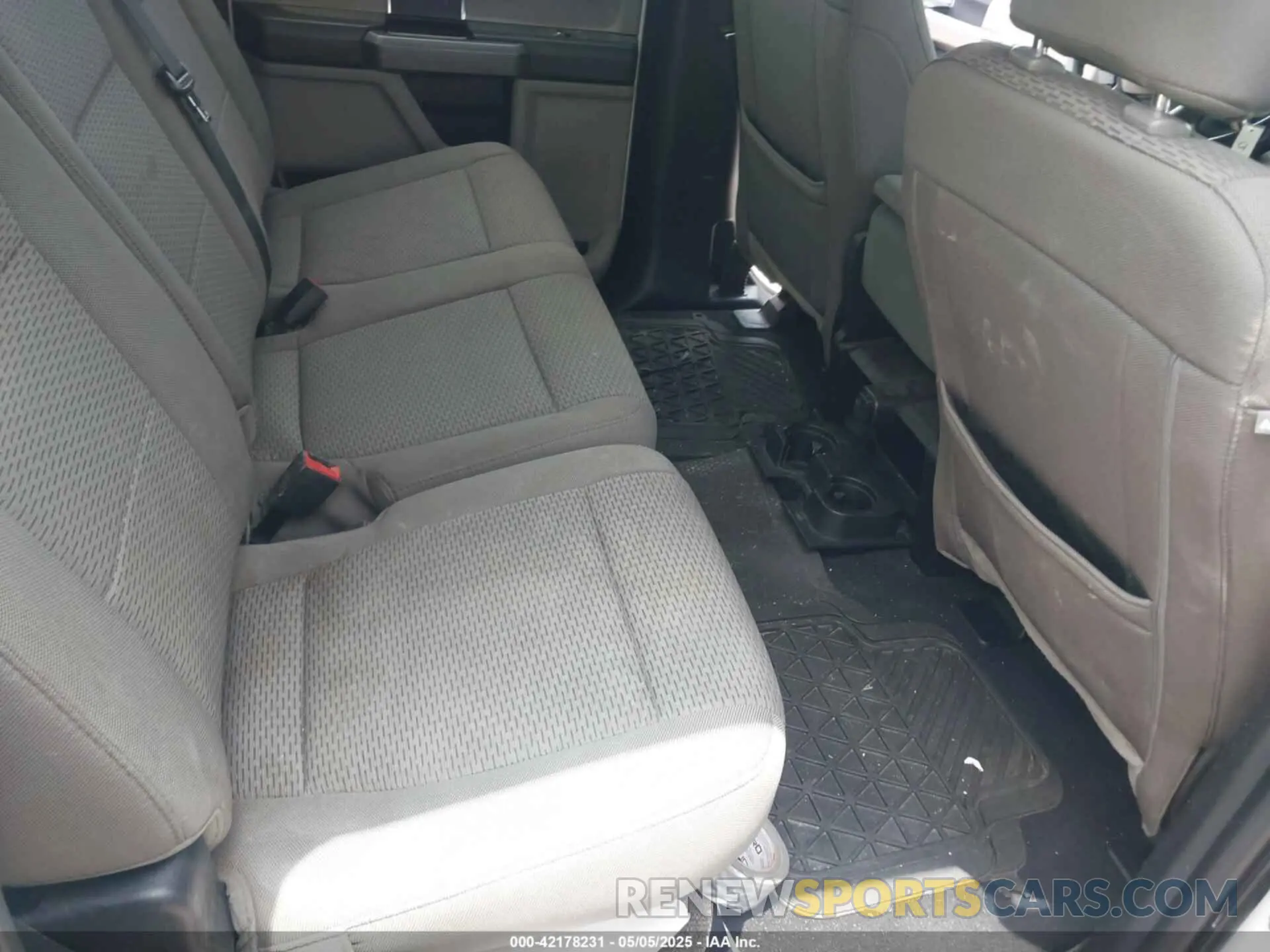 7 Photograph of a damaged car 1FT8W3DT5MED03260 FORD F-350 2021