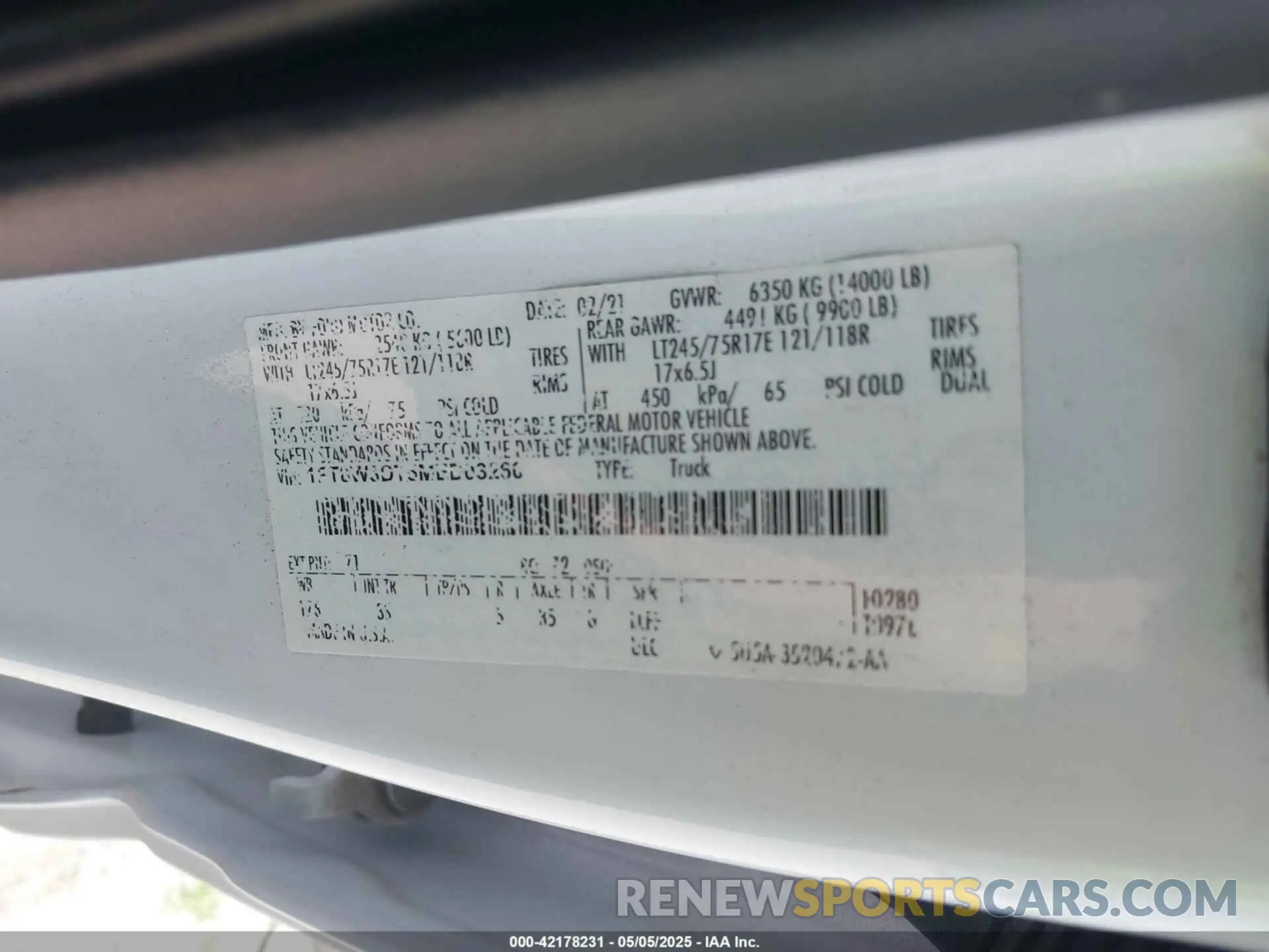 8 Photograph of a damaged car 1FT8W3DT5MED03260 FORD F-350 2021