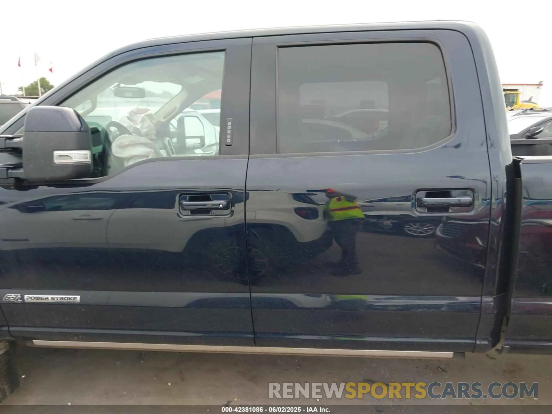 13 Photograph of a damaged car 1FT8W3DT8MEC05842 FORD F-350 2021
