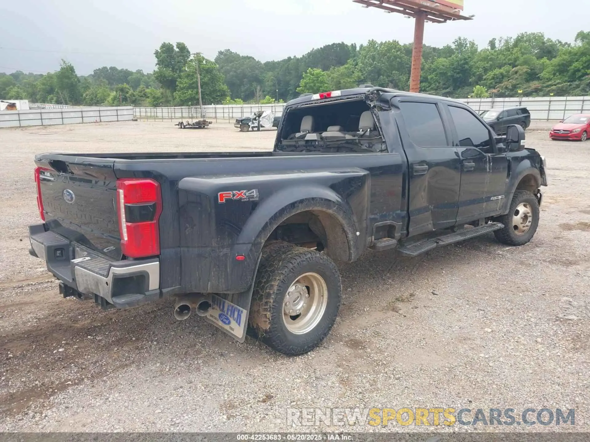 4 Photograph of a damaged car 1FT8W3DT9MED19123 FORD F-350 2021