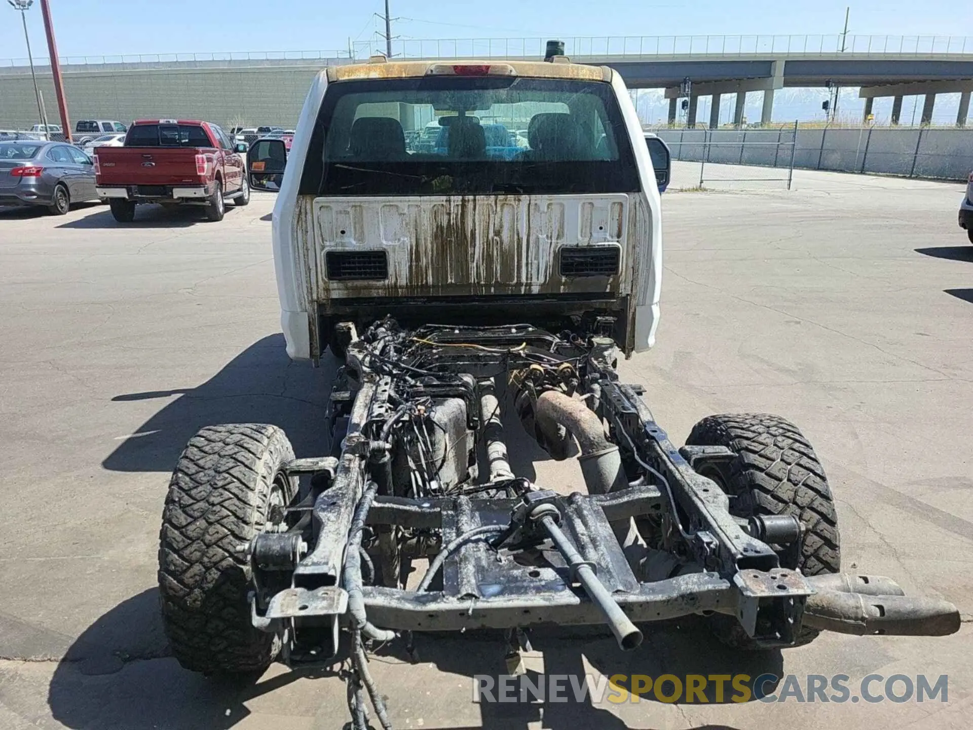18 Photograph of a damaged car 1FTRF3BT8MEC11986 FORD F-350 2021