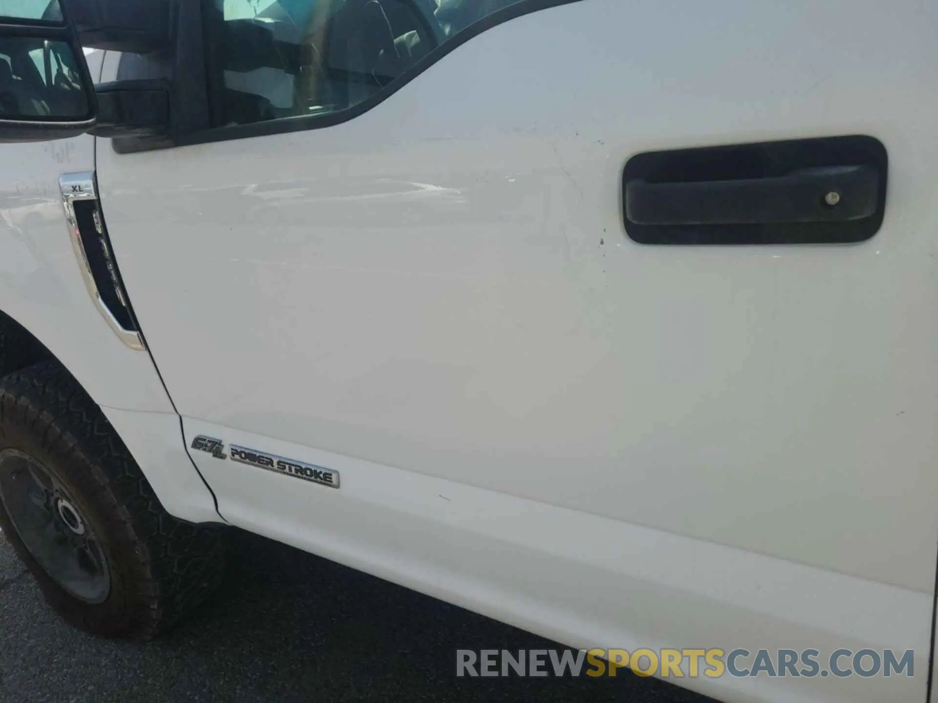 19 Photograph of a damaged car 1FTRF3BT8MEC11986 FORD F-350 2021
