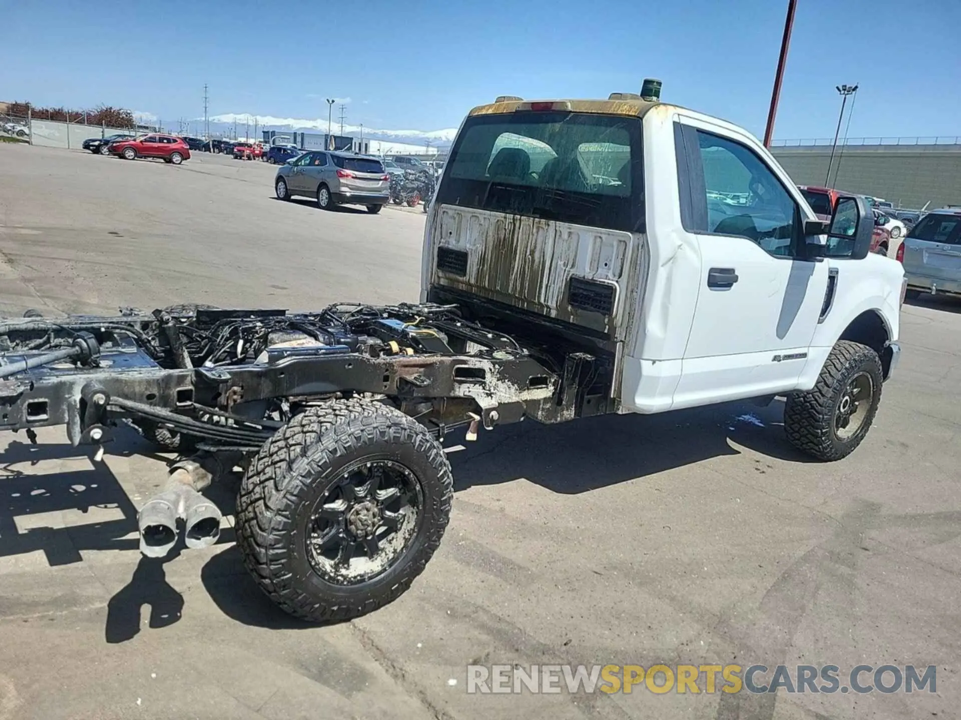 23 Photograph of a damaged car 1FTRF3BT8MEC11986 FORD F-350 2021