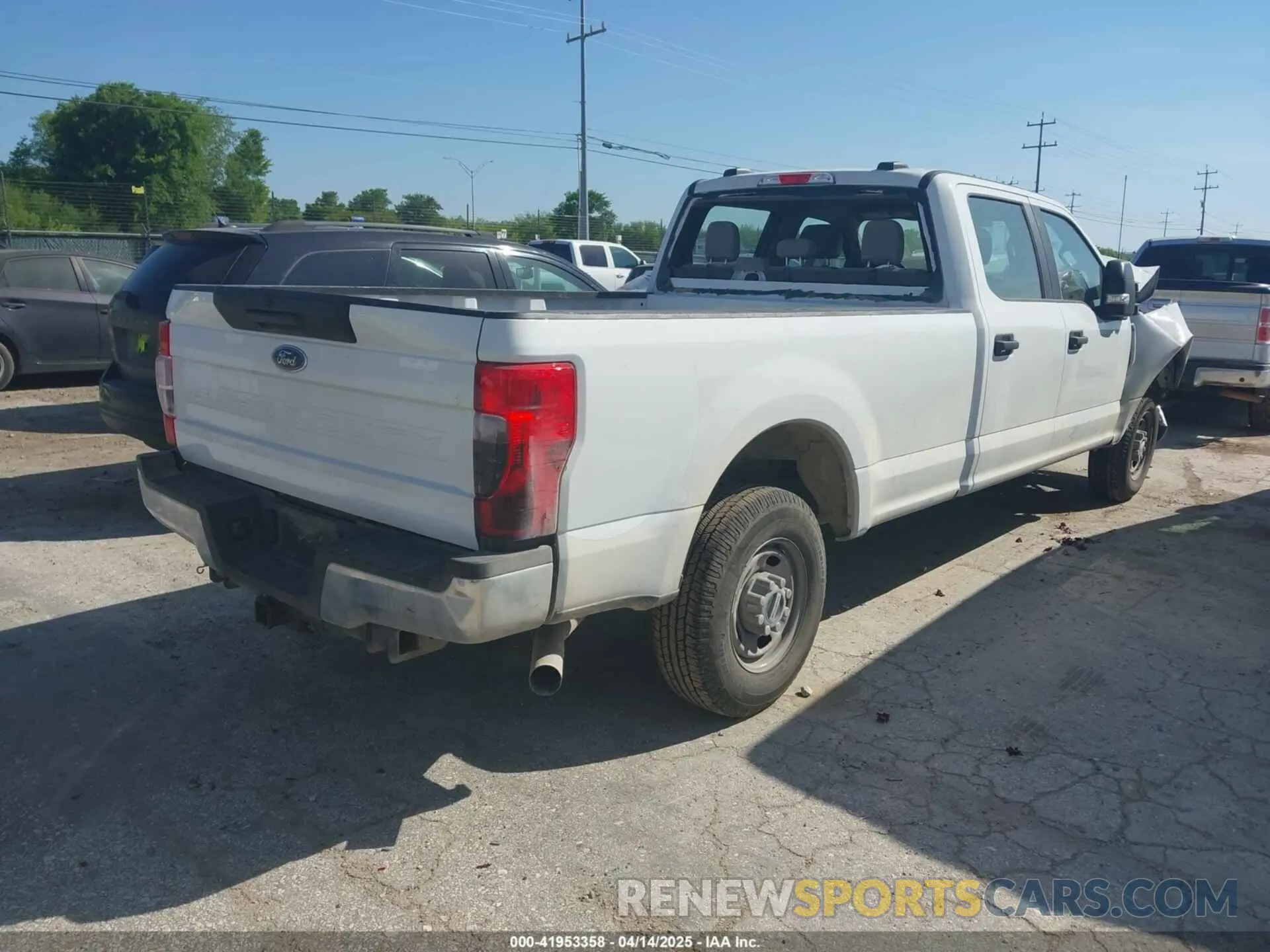 4 Photograph of a damaged car 1FT8W3A65NEG40012 FORD F-350 2022