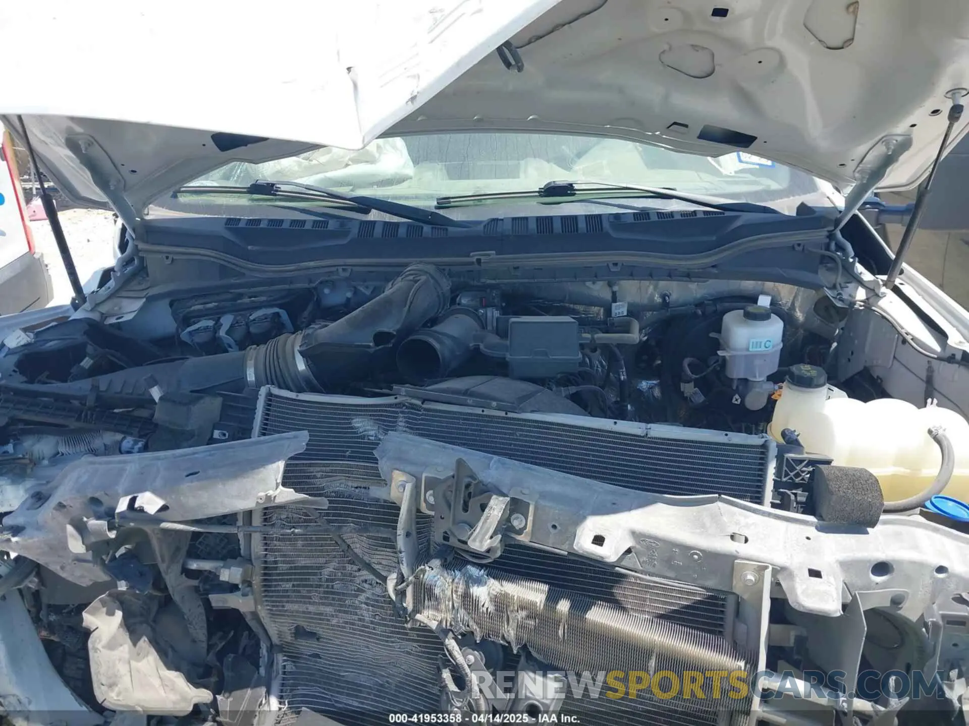 9 Photograph of a damaged car 1FT8W3A65NEG40012 FORD F-350 2022