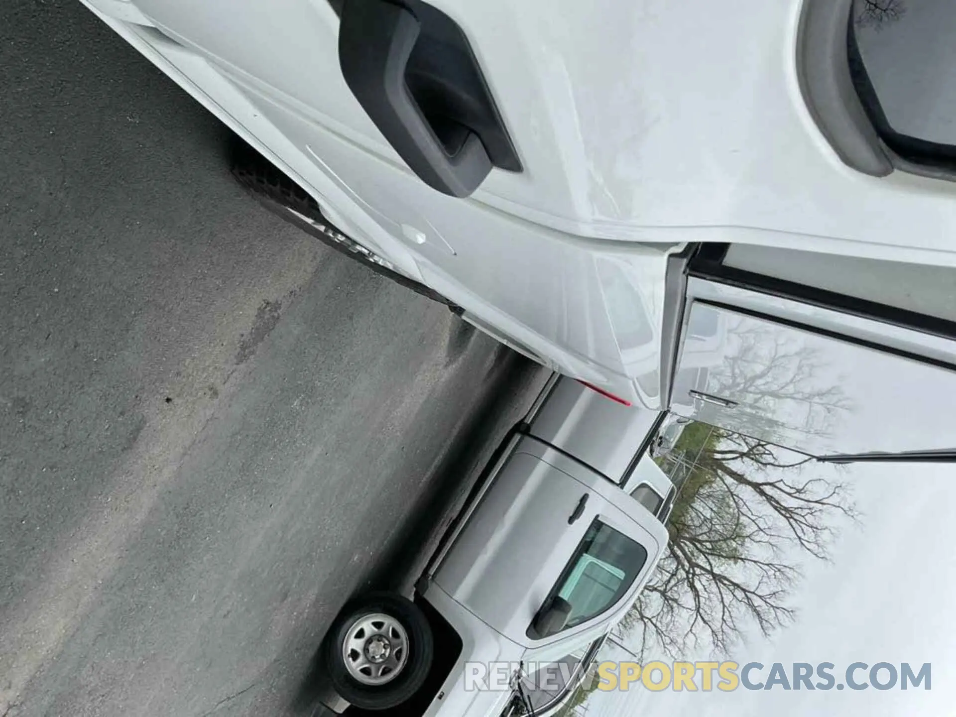 12 Photograph of a damaged car 1FT8W3BN0NED28105 FORD F-350 2022