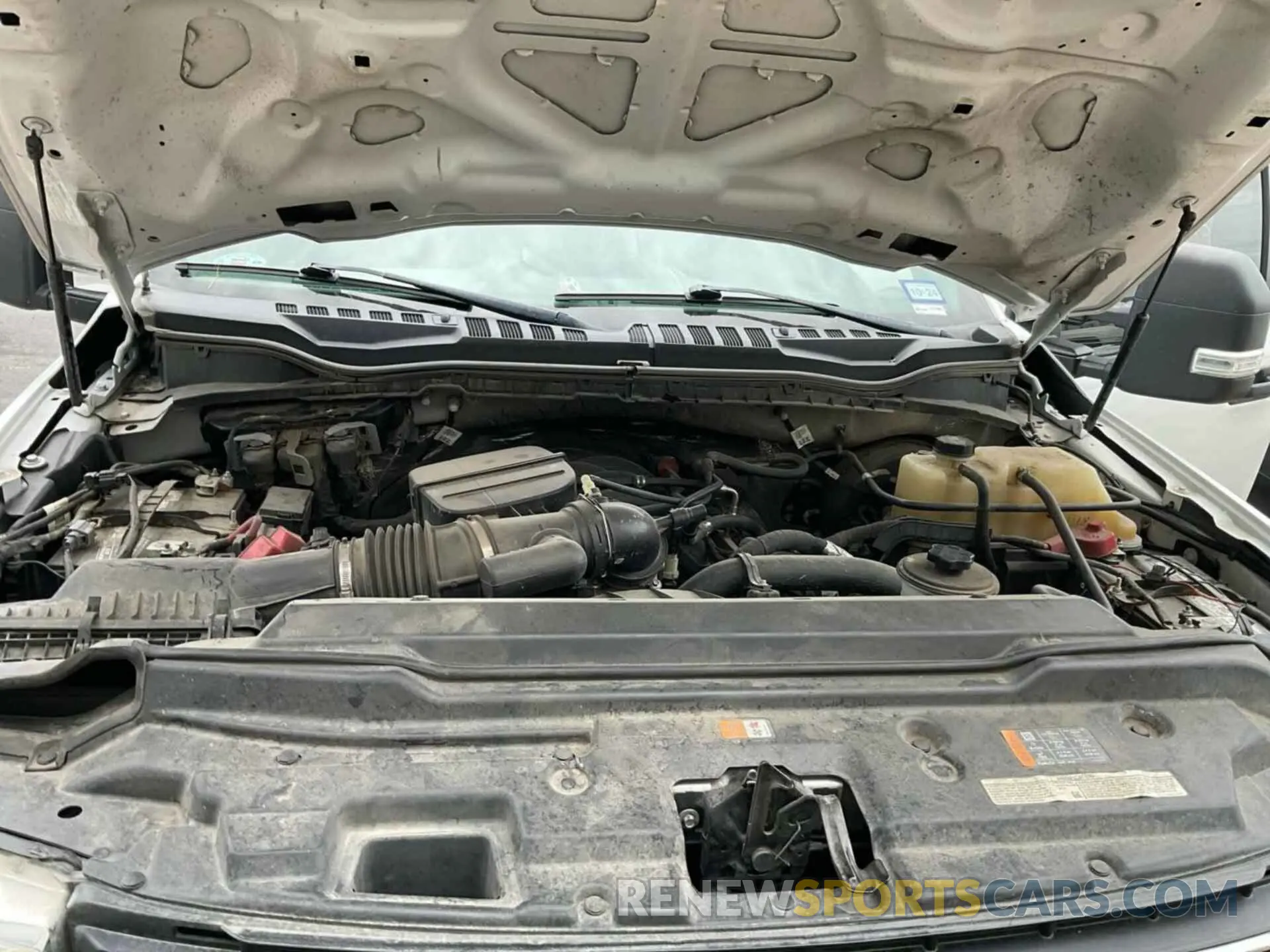 17 Photograph of a damaged car 1FT8W3BN0NED28105 FORD F-350 2022
